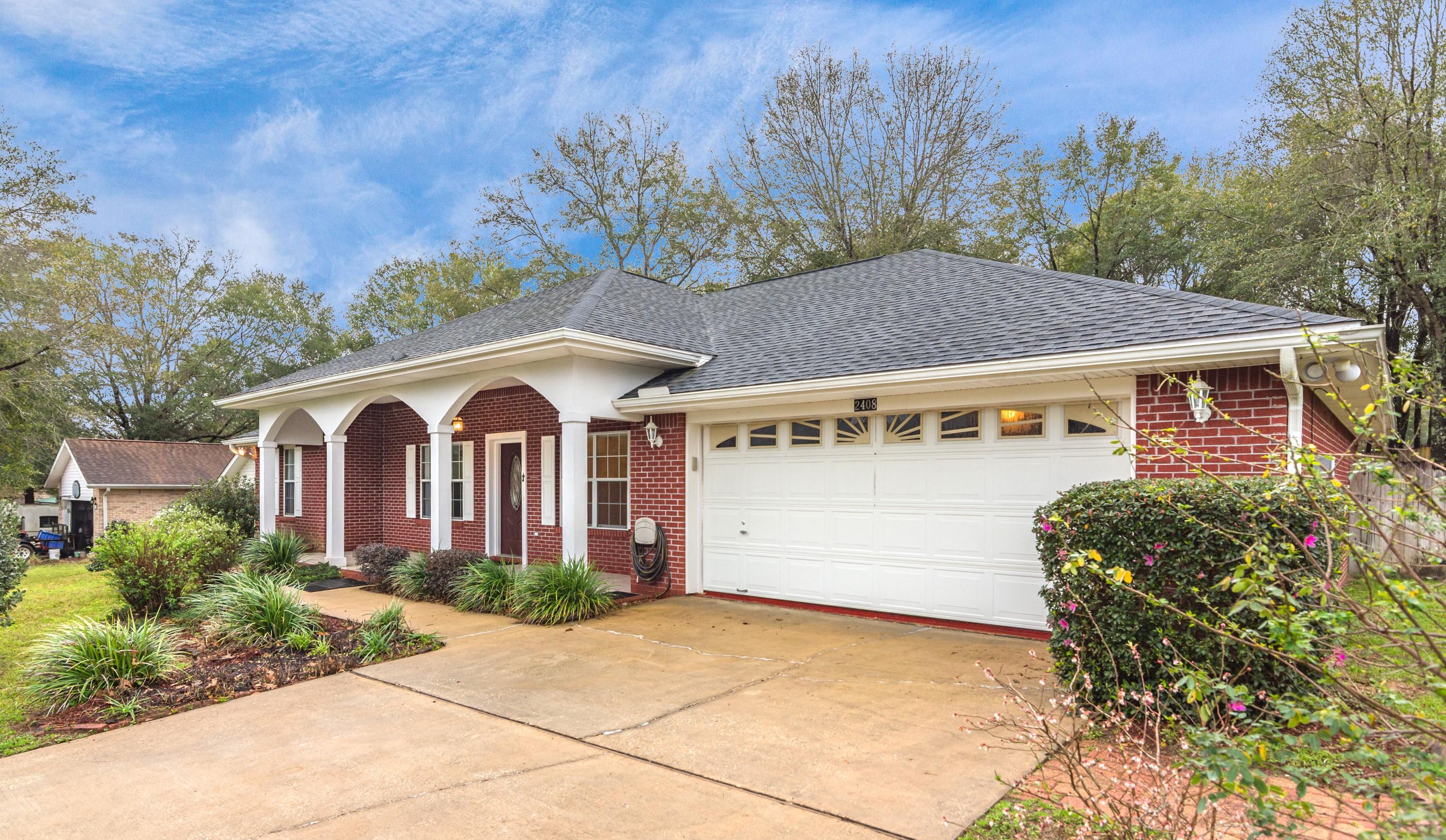 ROLLING HILLS ESTATES - Residential