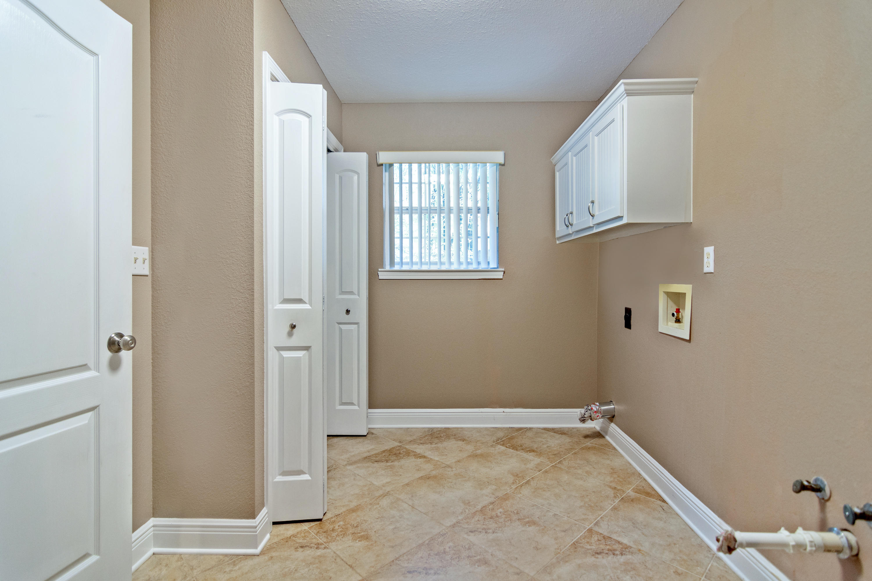 ROLLING HILLS ESTATES - Residential
