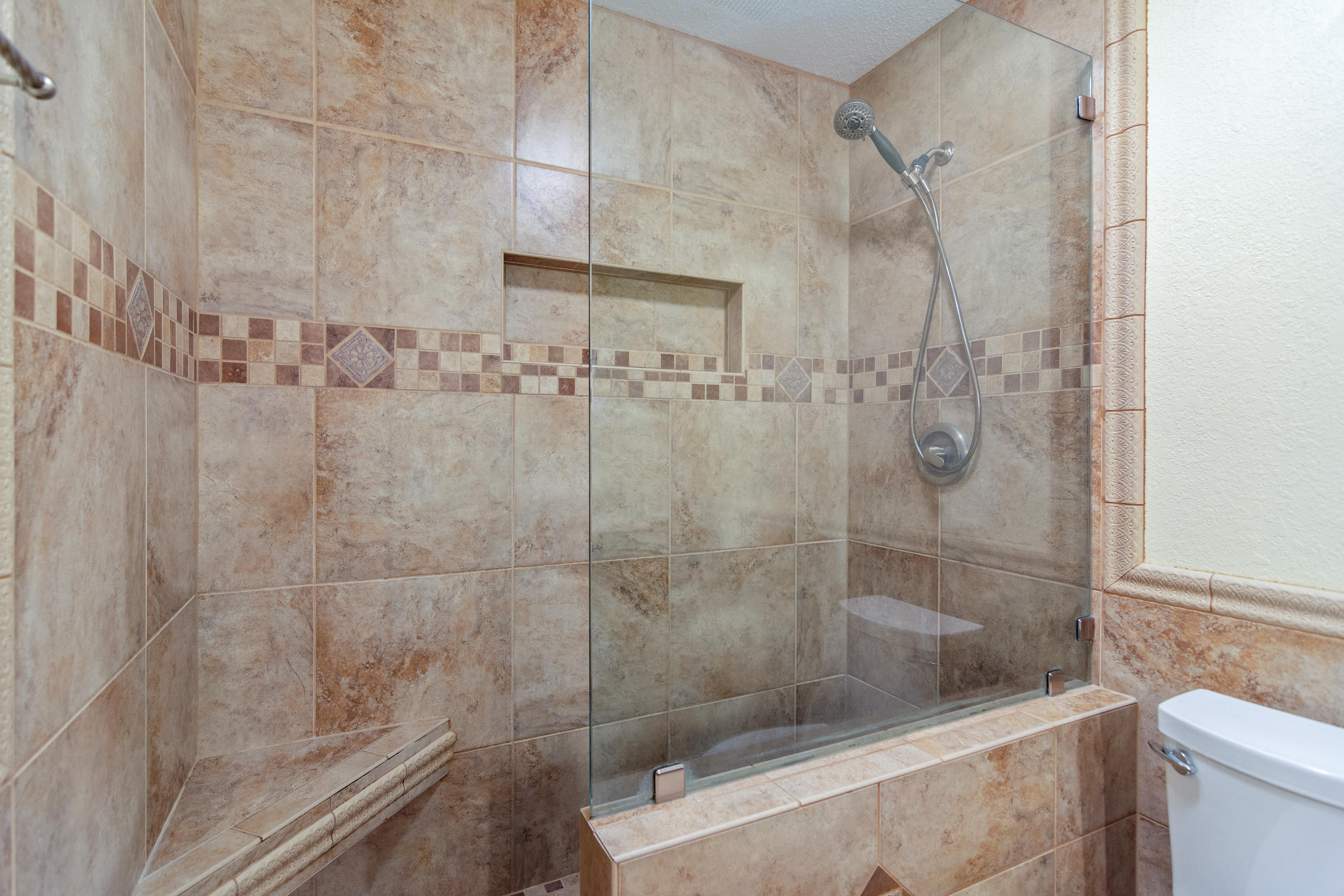 ROLLING HILLS ESTATES - Residential