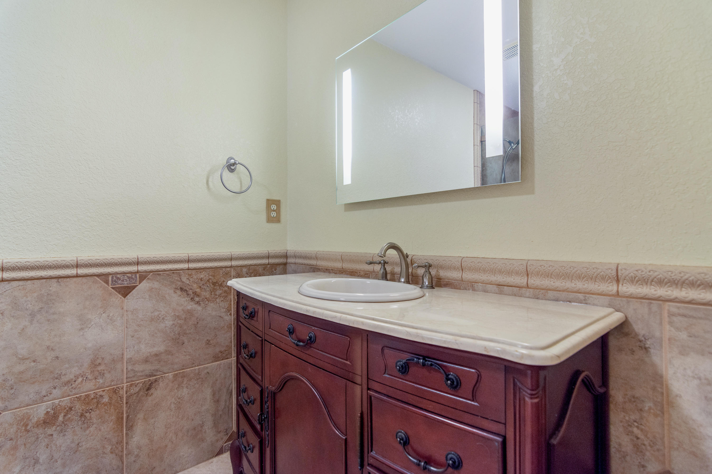 ROLLING HILLS ESTATES - Residential