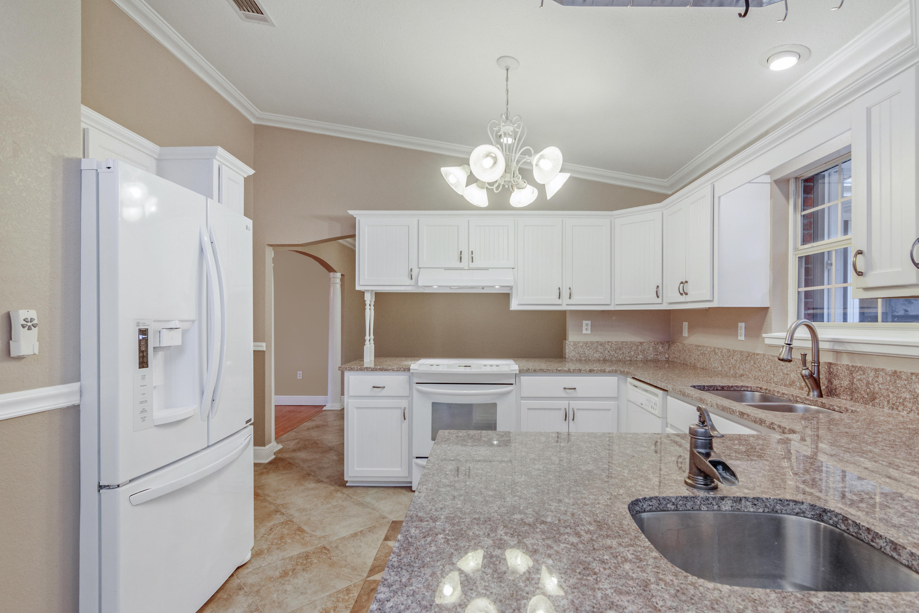 ROLLING HILLS ESTATES - Residential