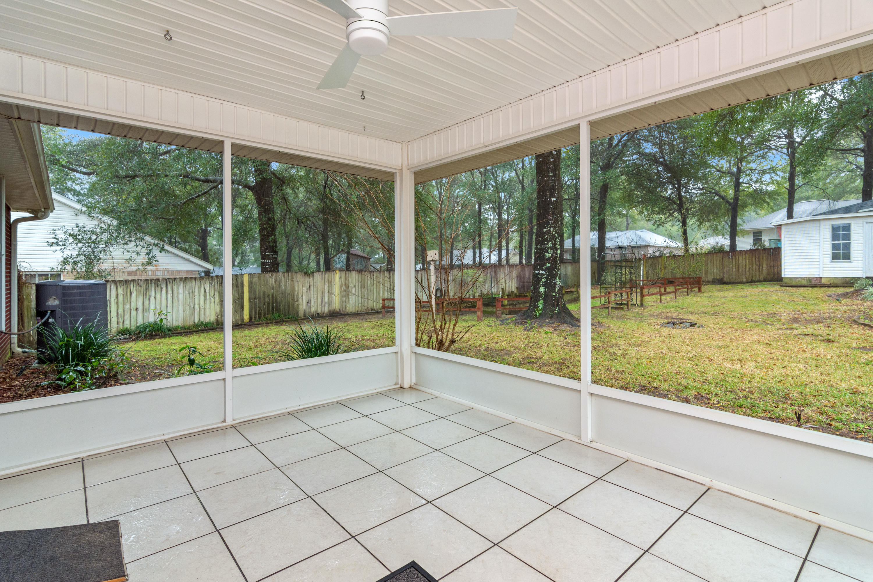 ROLLING HILLS ESTATES - Residential