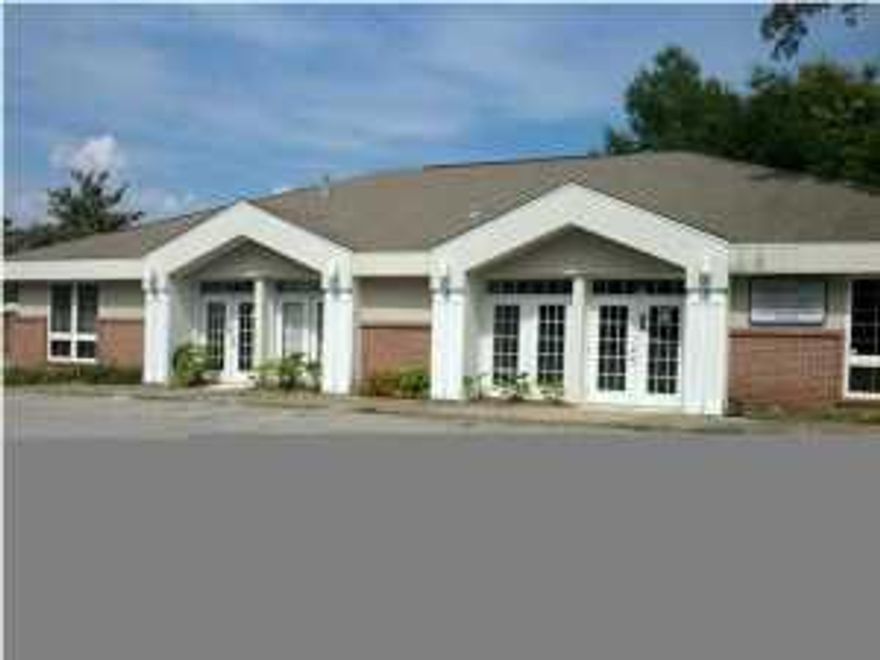 Nice office space in a park like setting. Massive oak trees are scattered throughout this office complex. Conveniently located to Hurlburt Air Force Base, Santa Rosa Mall, and many nearby restaurants.