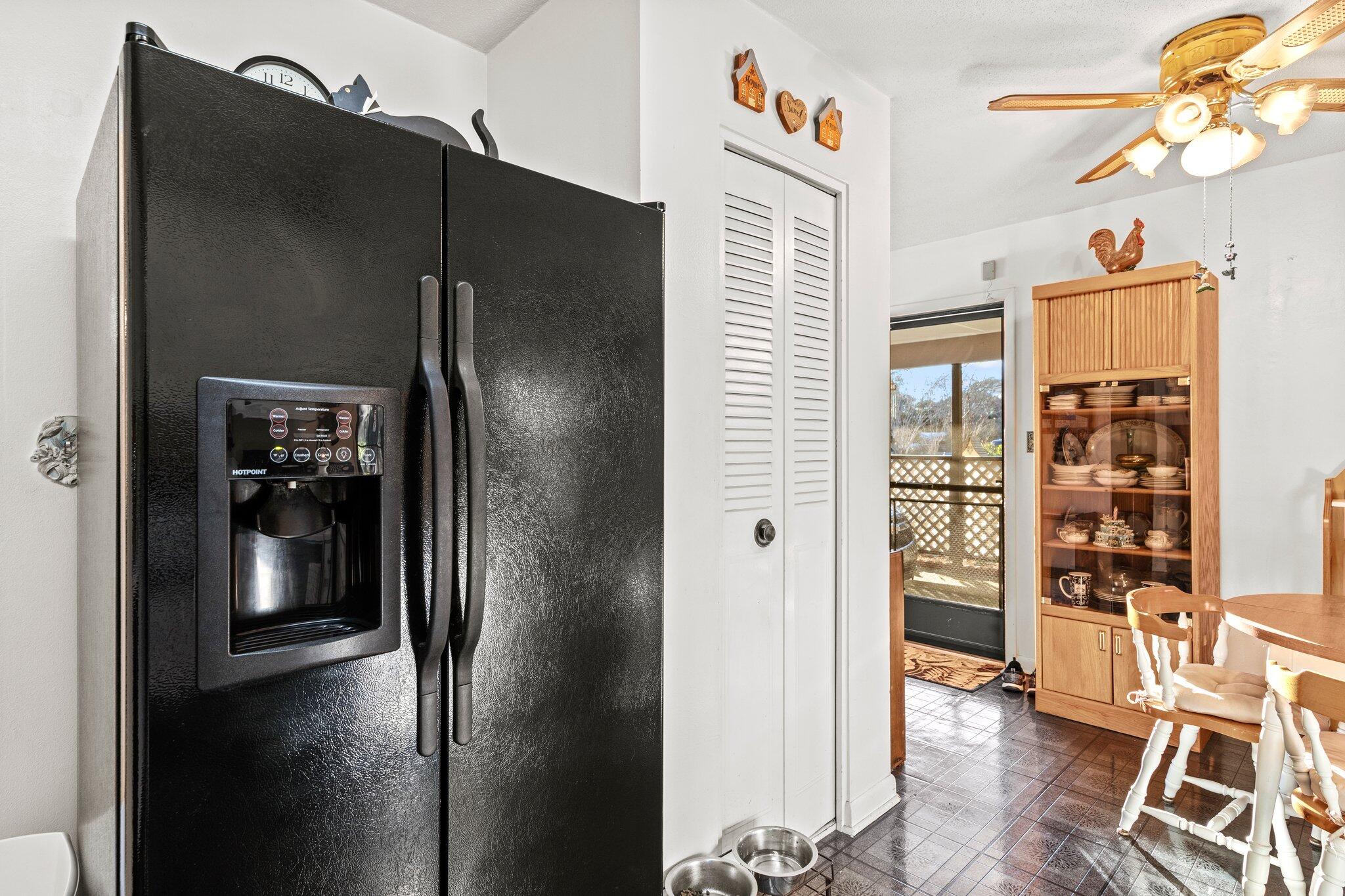 SANTASIA PARK 1ST ADD LOT 6 BLK D - Residential