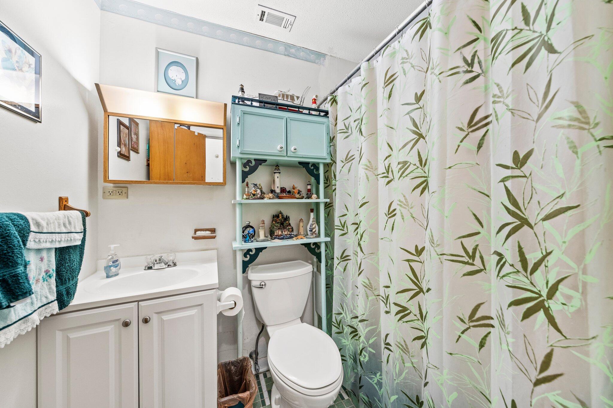 SANTASIA PARK 1ST ADD LOT 6 BLK D - Residential