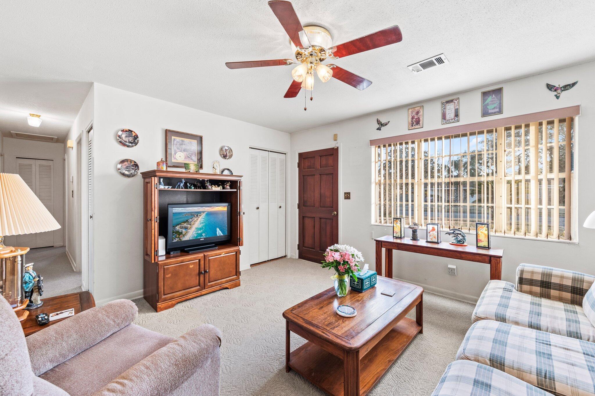 SANTASIA PARK 1ST ADD LOT 6 BLK D - Residential