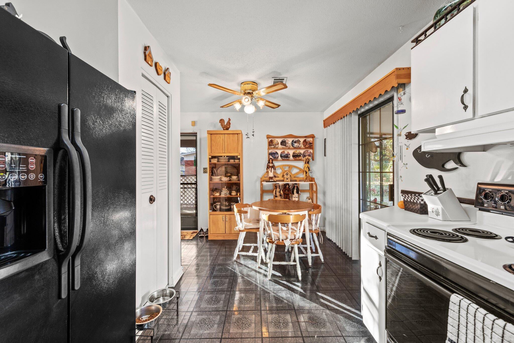 SANTASIA PARK 1ST ADD LOT 6 BLK D - Residential