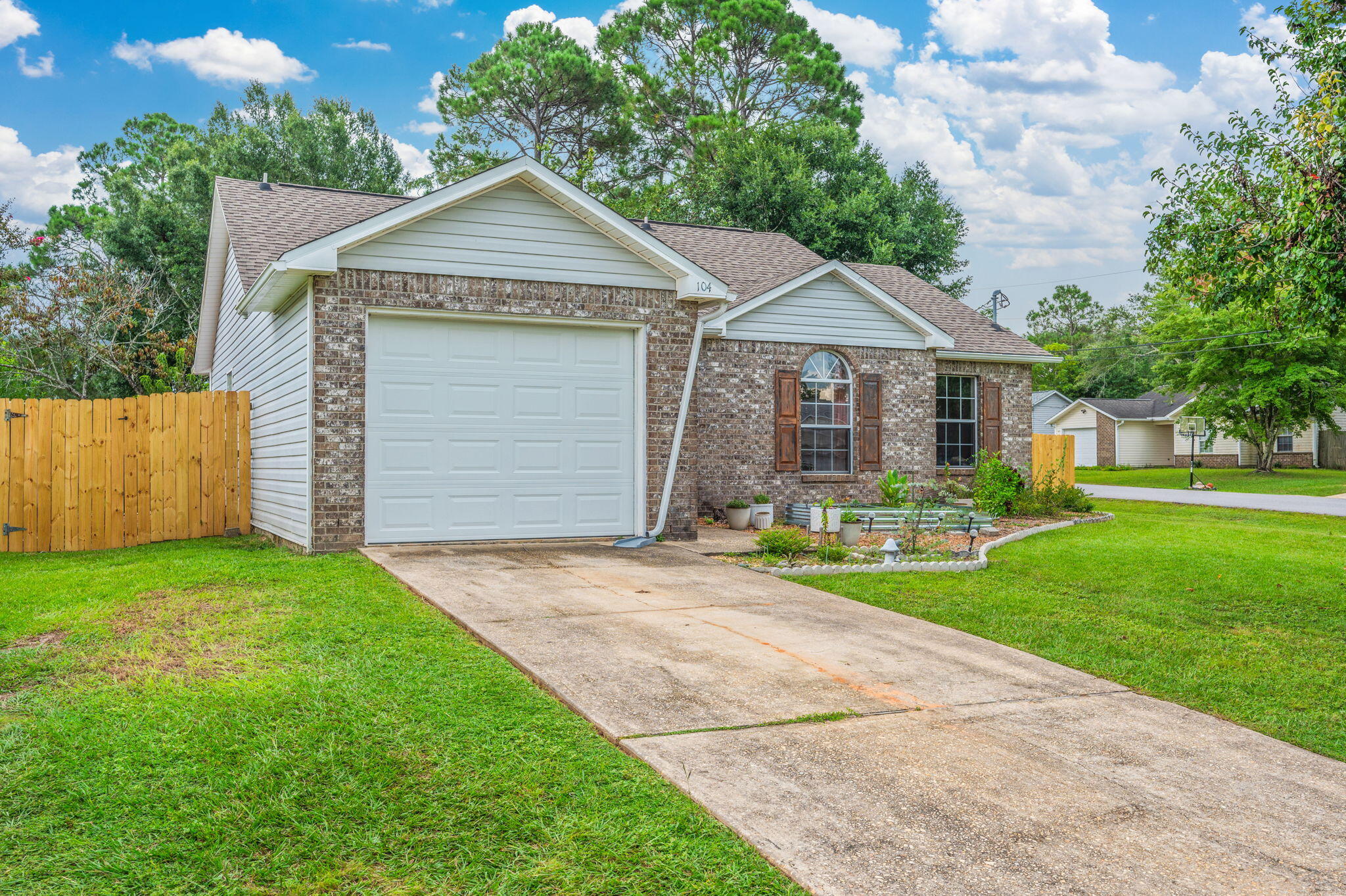 SHOAL TERRACE ESTATES - Residential Lease