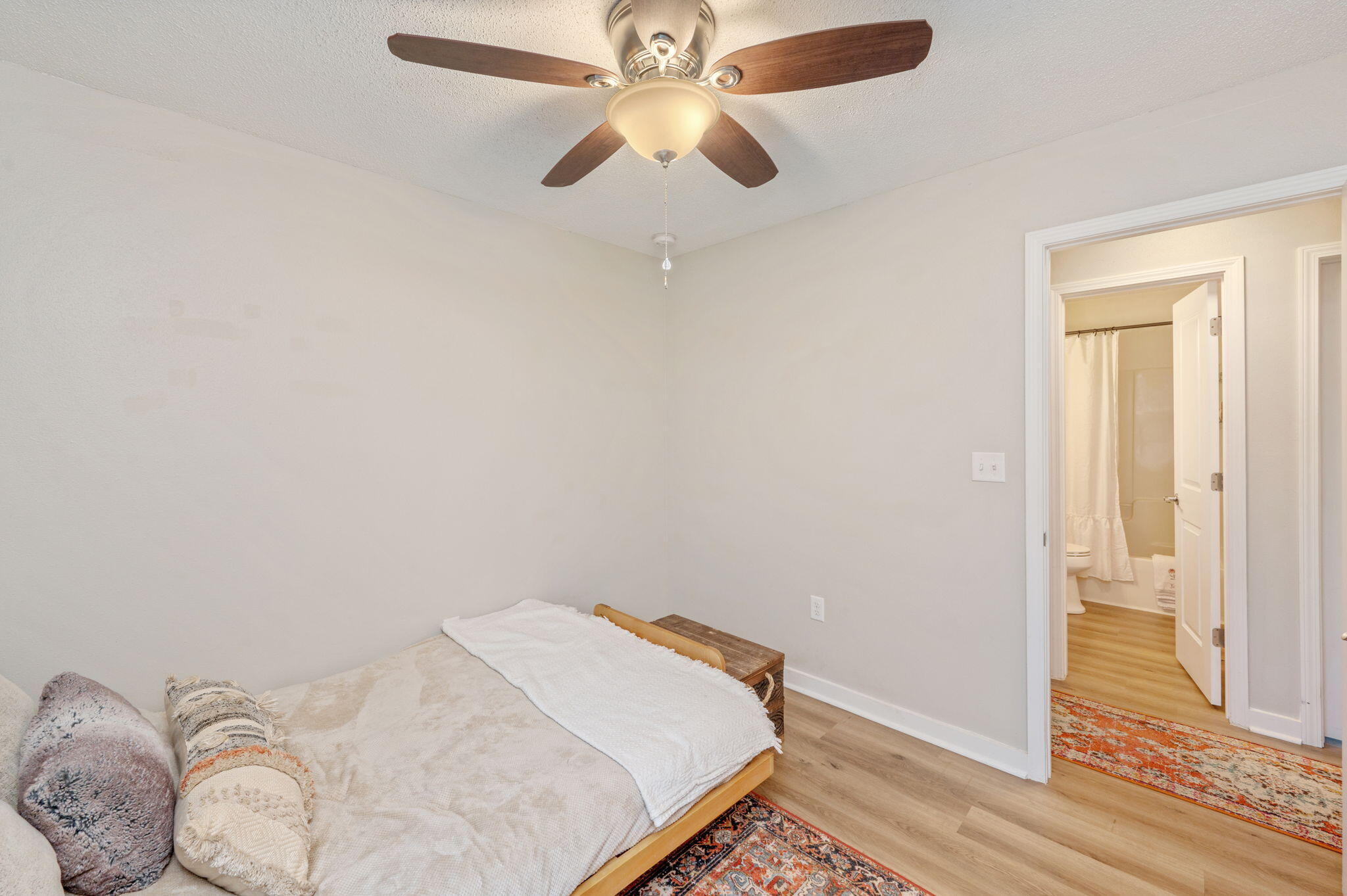 SHOAL TERRACE ESTATES - Residential Lease