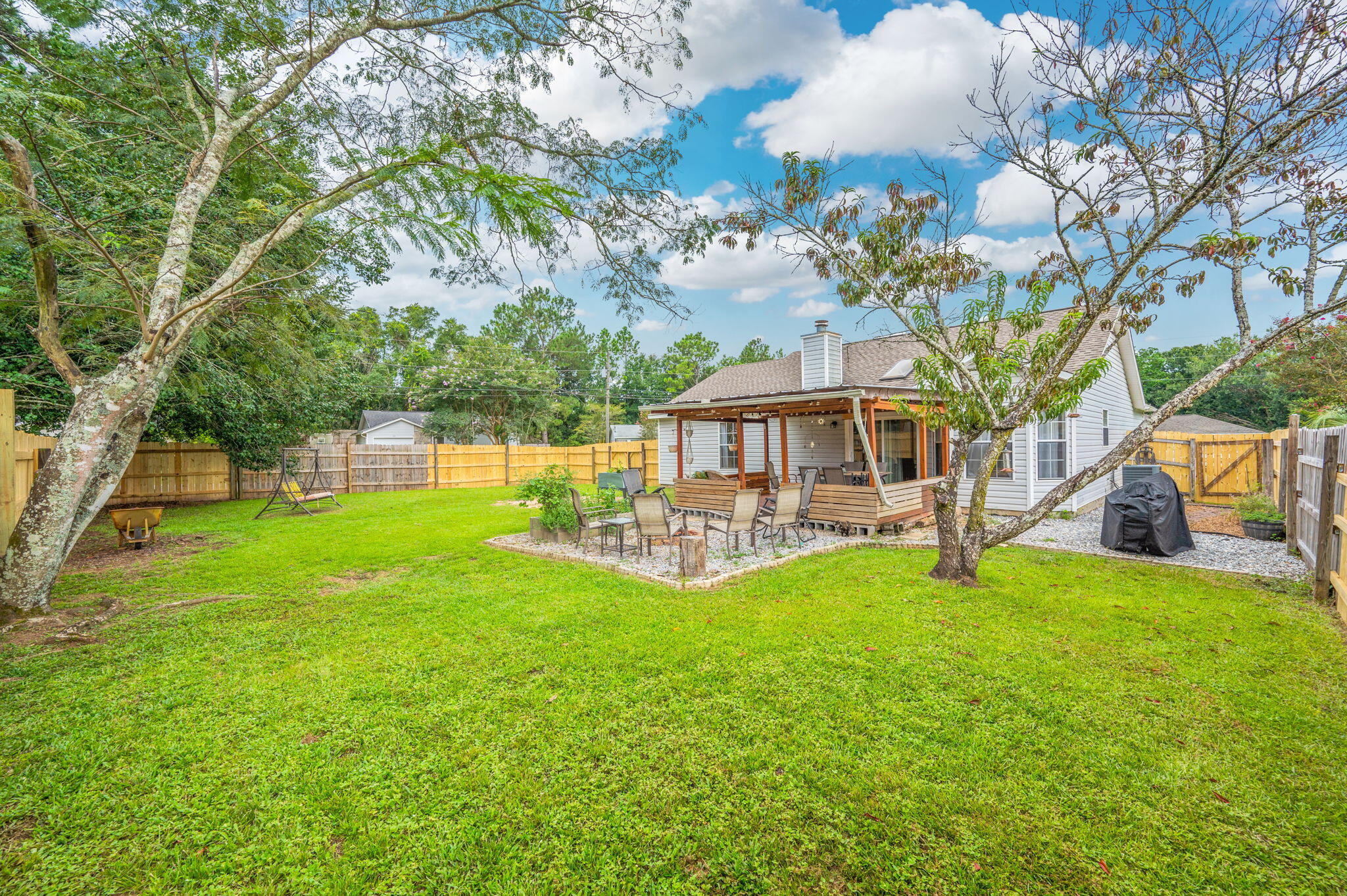 SHOAL TERRACE ESTATES - Residential Lease