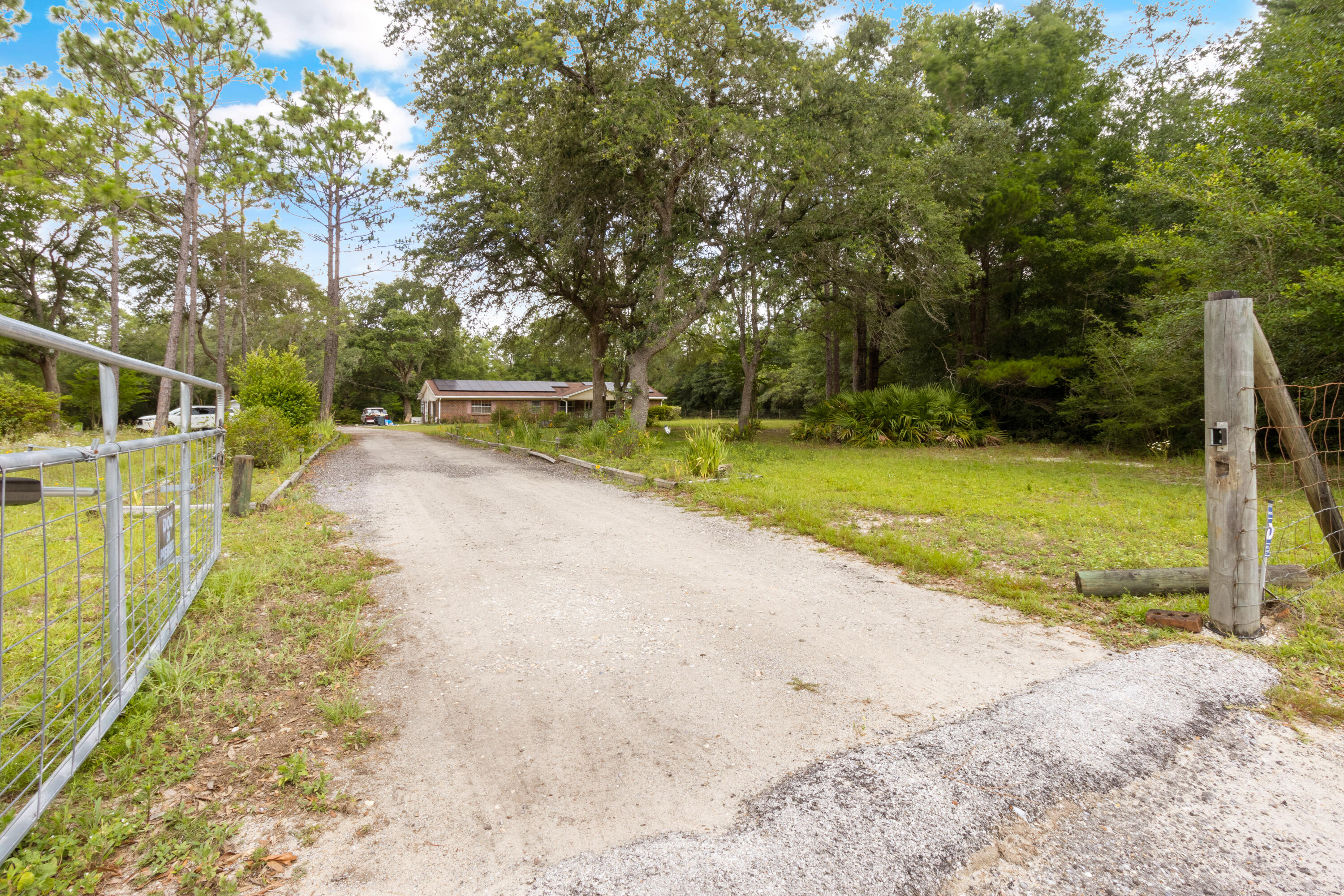 NO RECORDED SUBDIVISION - Residential