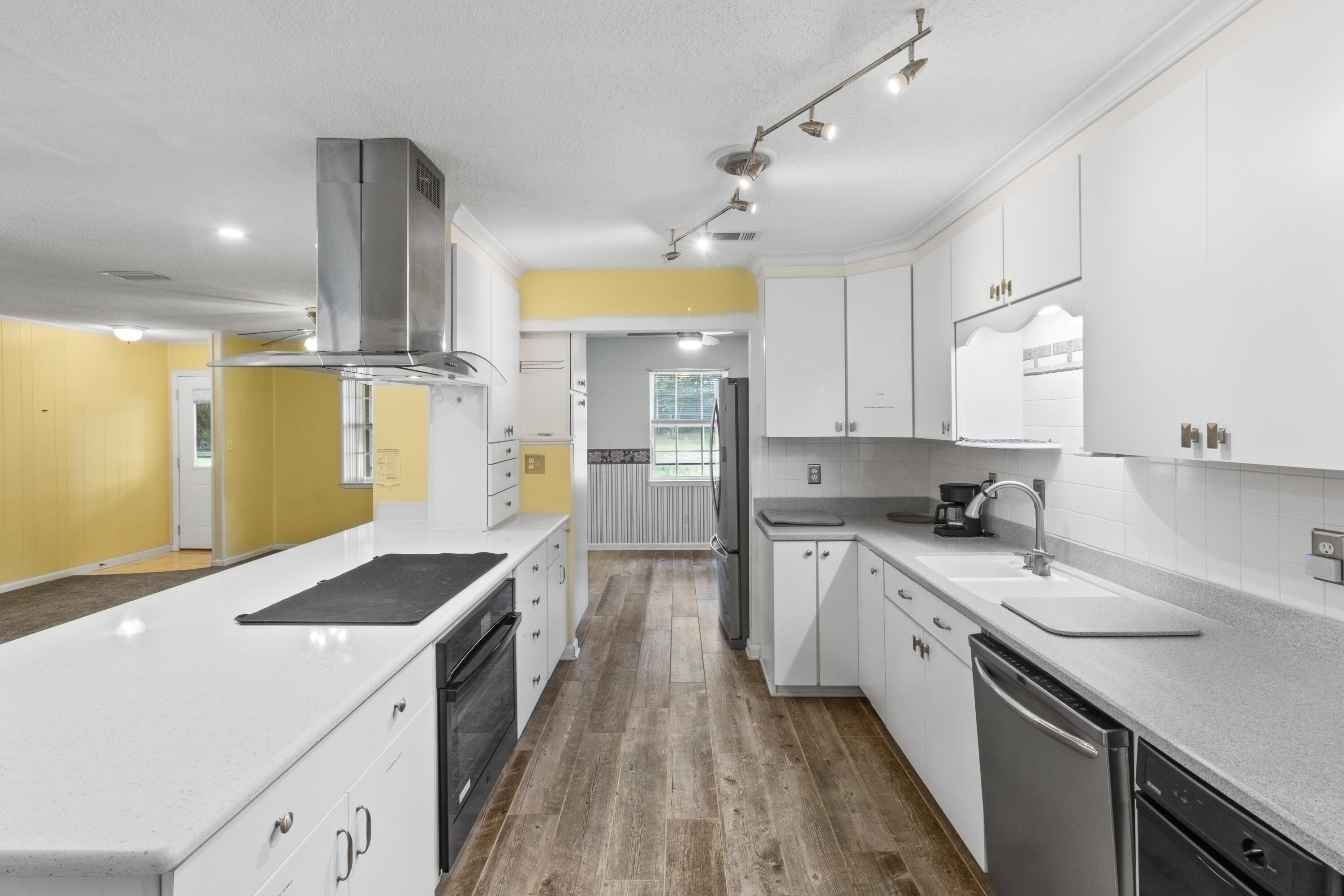 NO RECORDED SUBDIVISION - Residential