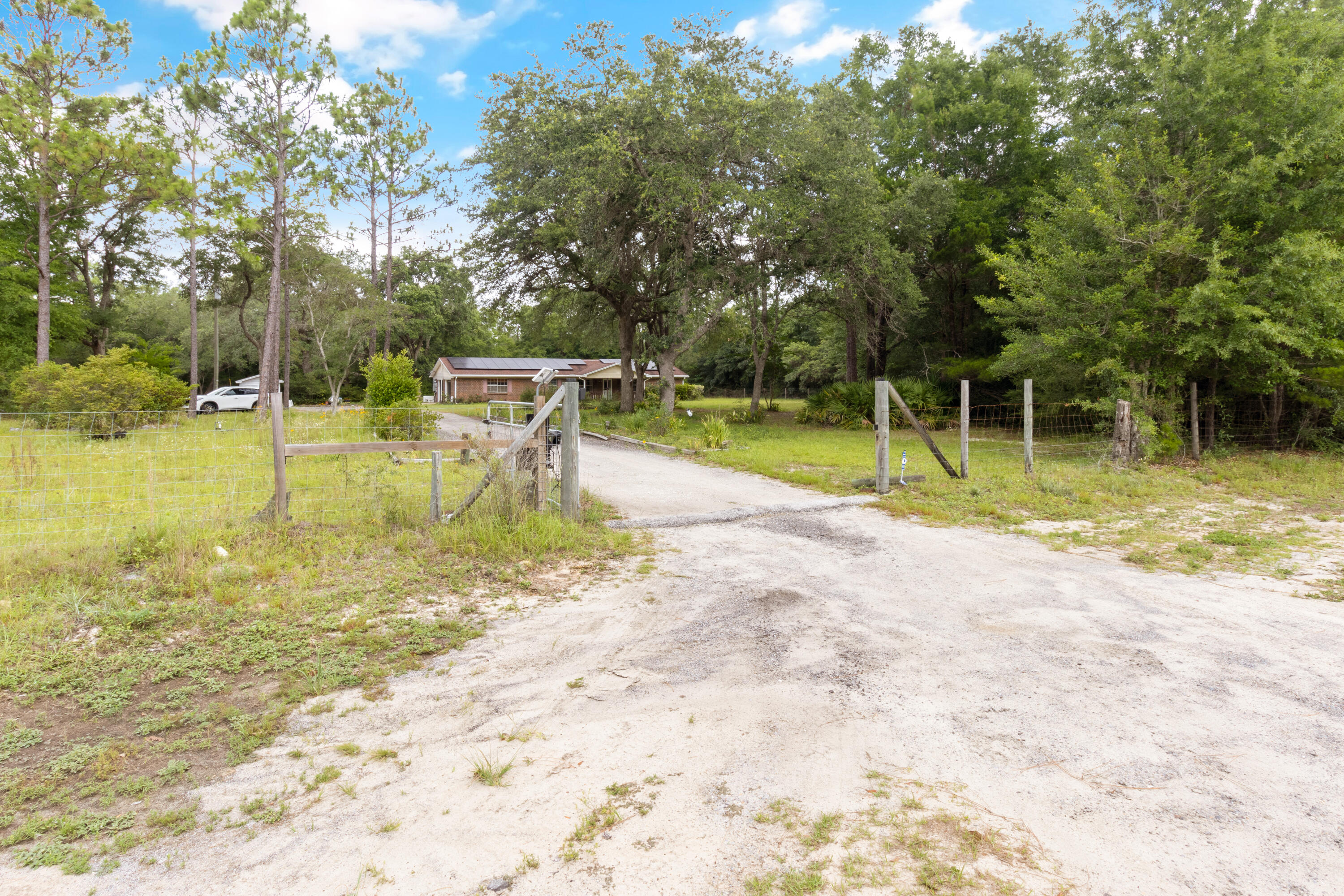 NO RECORDED SUBDIVISION - Residential