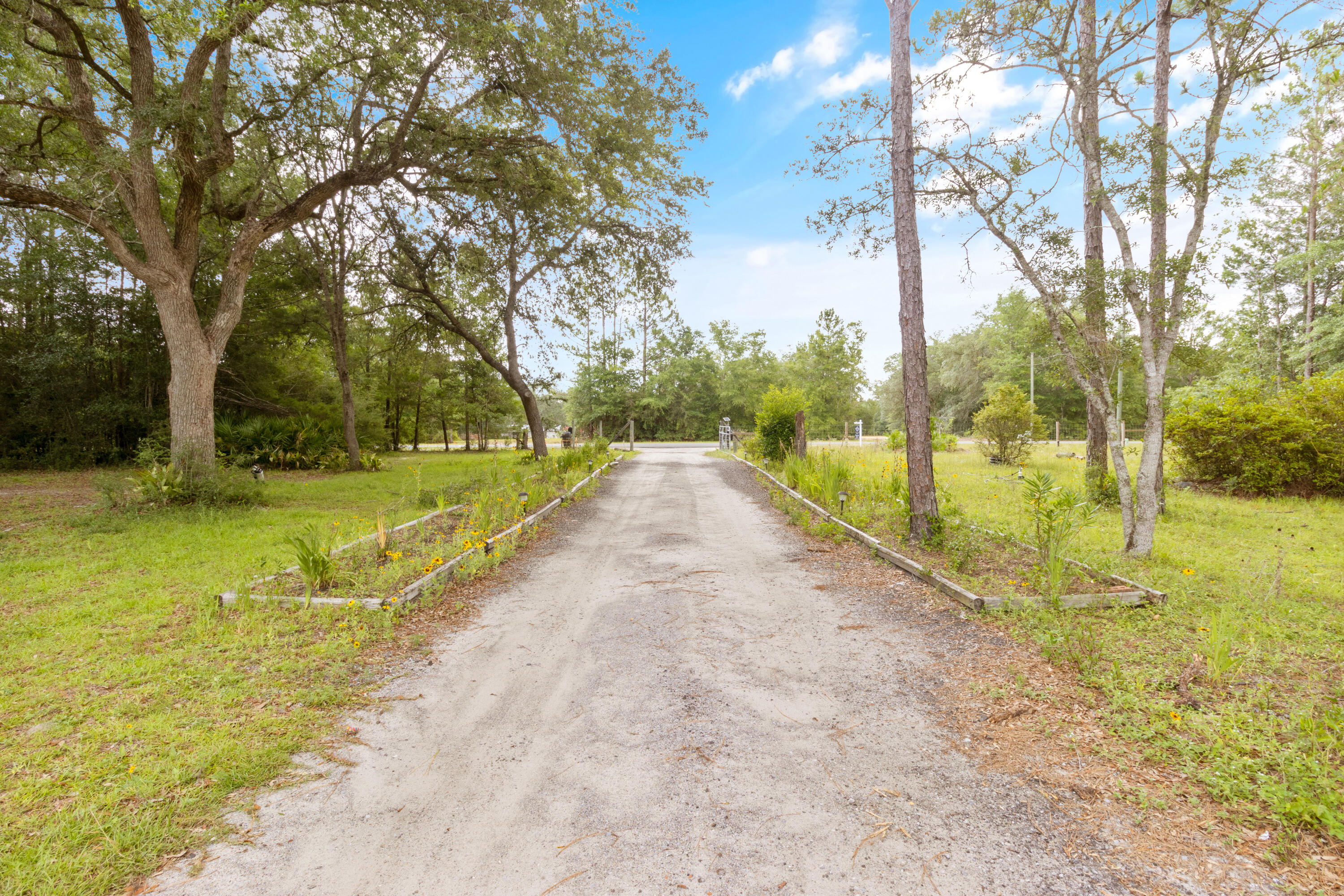 NO RECORDED SUBDIVISION - Residential