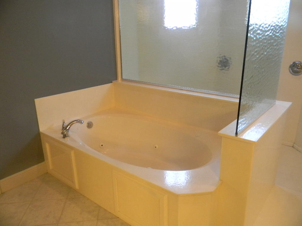 CHARDONNAY ESTATES - Residential