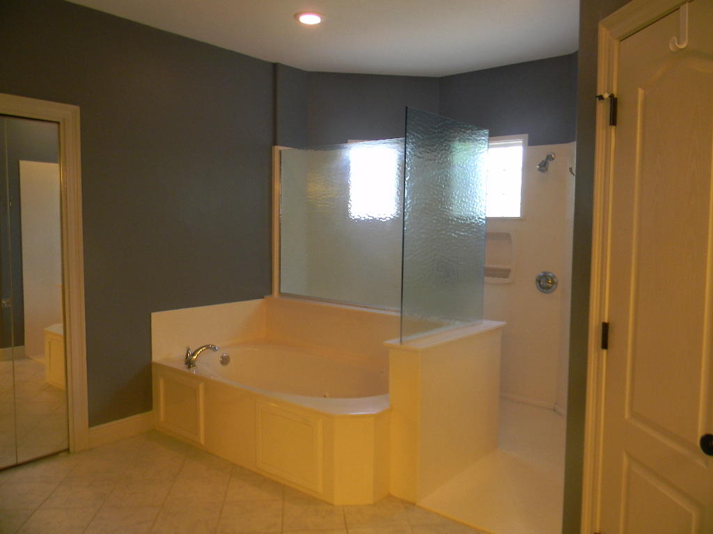 CHARDONNAY ESTATES - Residential