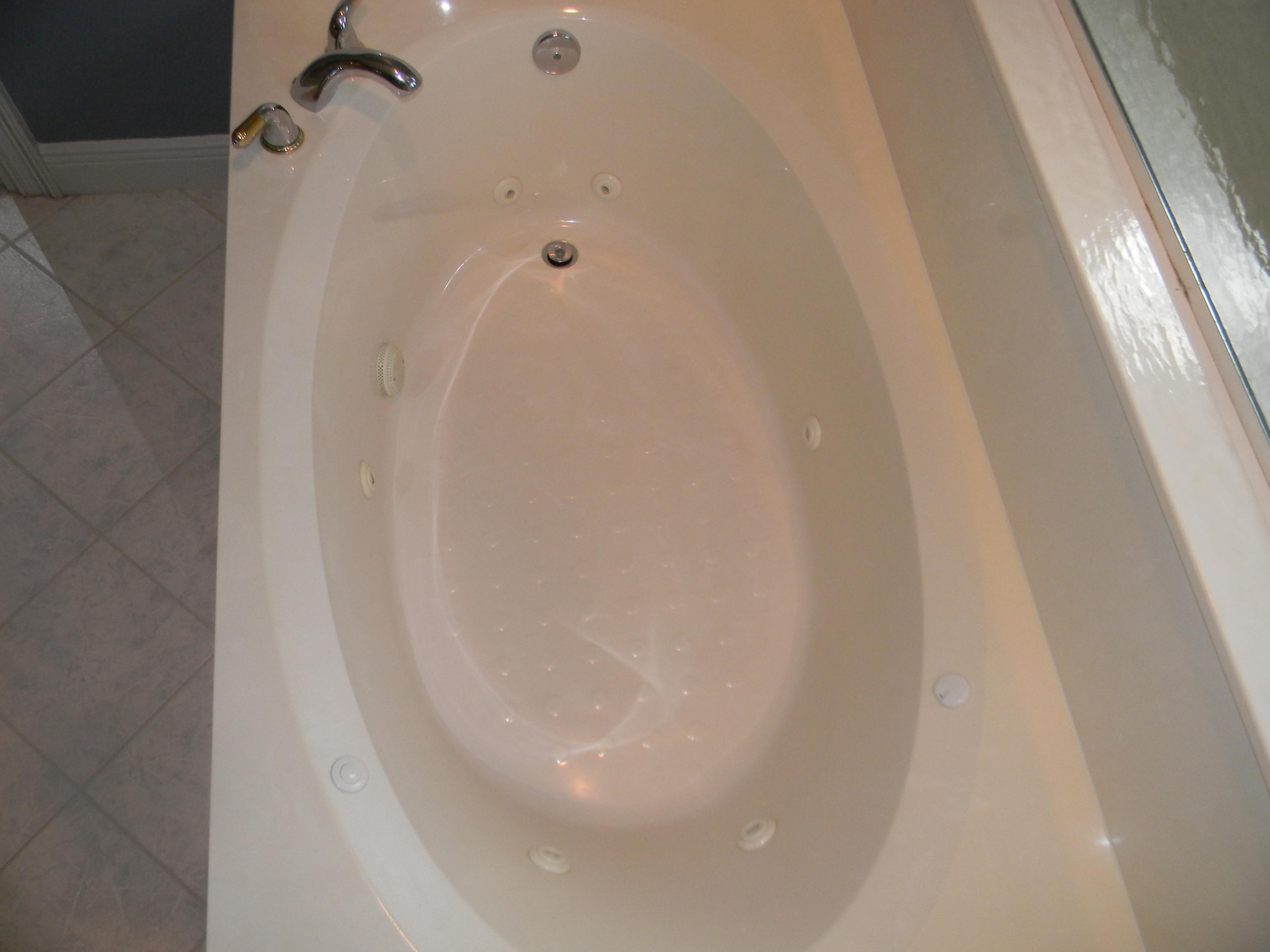 CHARDONNAY ESTATES - Residential