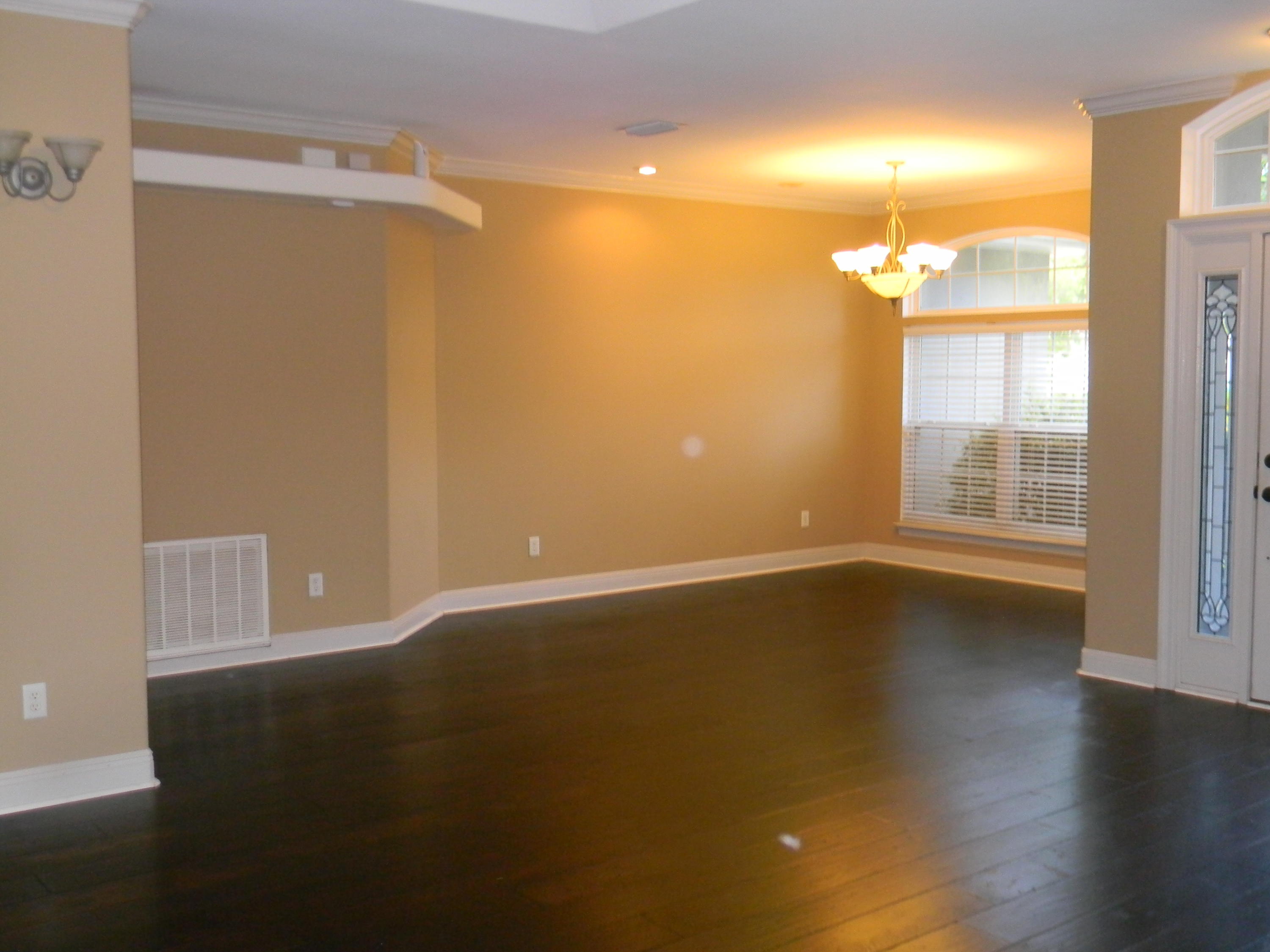 CHARDONNAY ESTATES - Residential