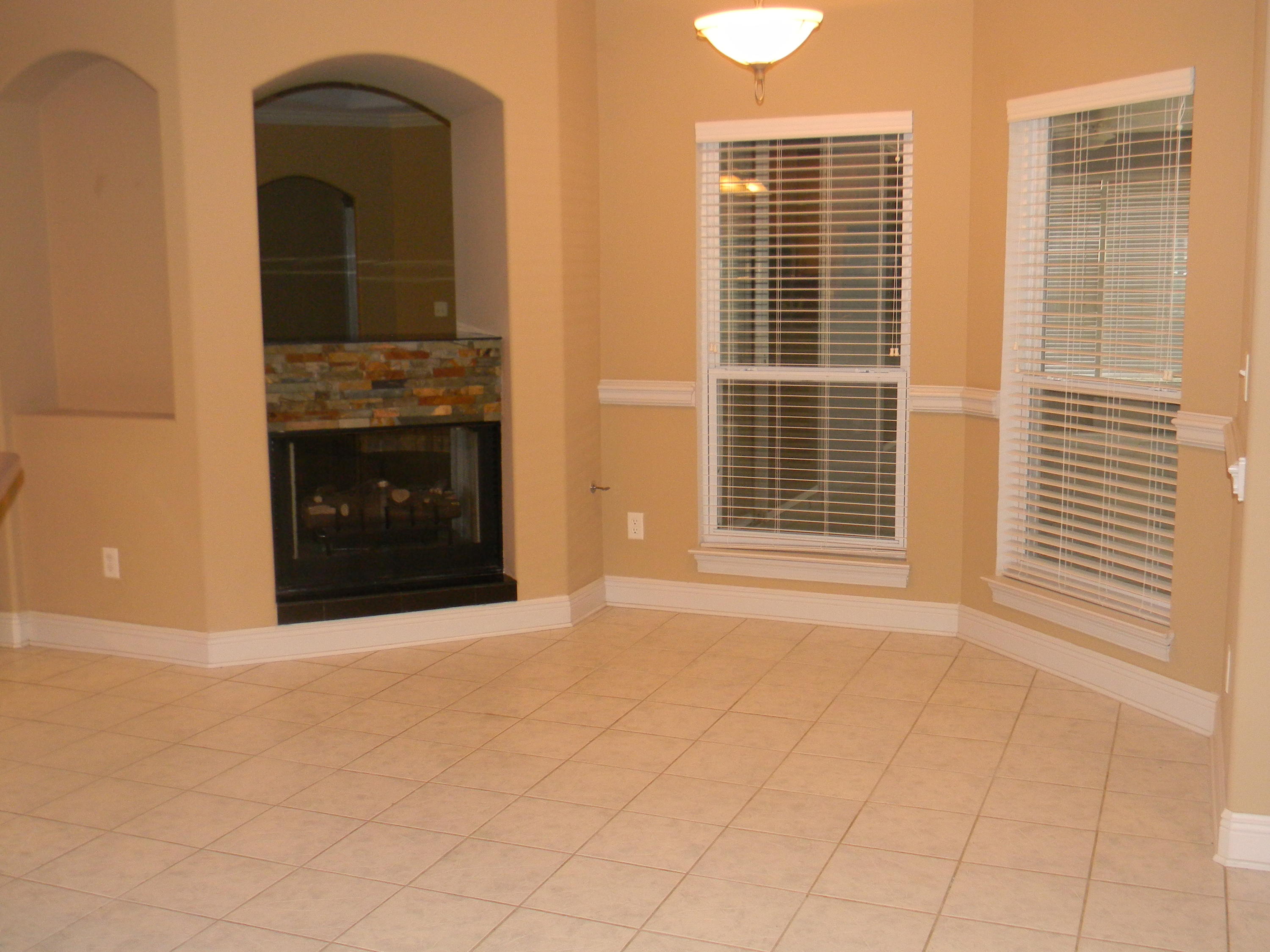 CHARDONNAY ESTATES - Residential