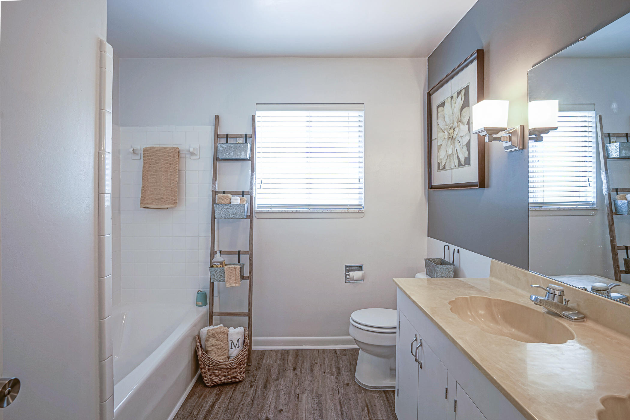 LAKE LORRAINE ESTATES - Residential