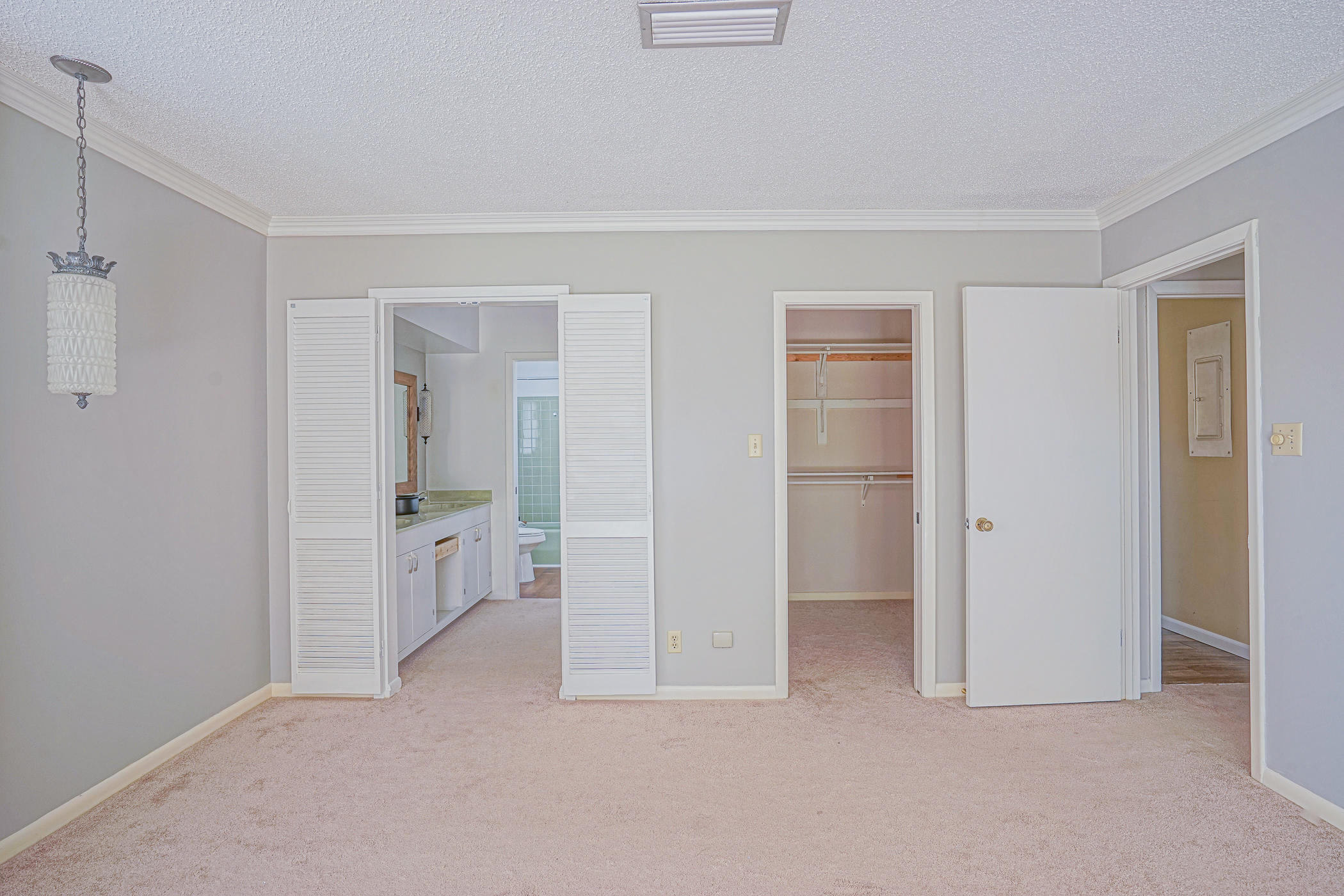 LAKE LORRAINE ESTATES - Residential