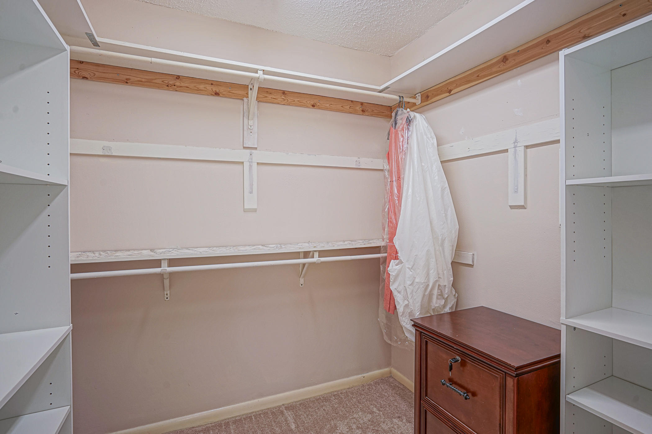 LAKE LORRAINE ESTATES - Residential