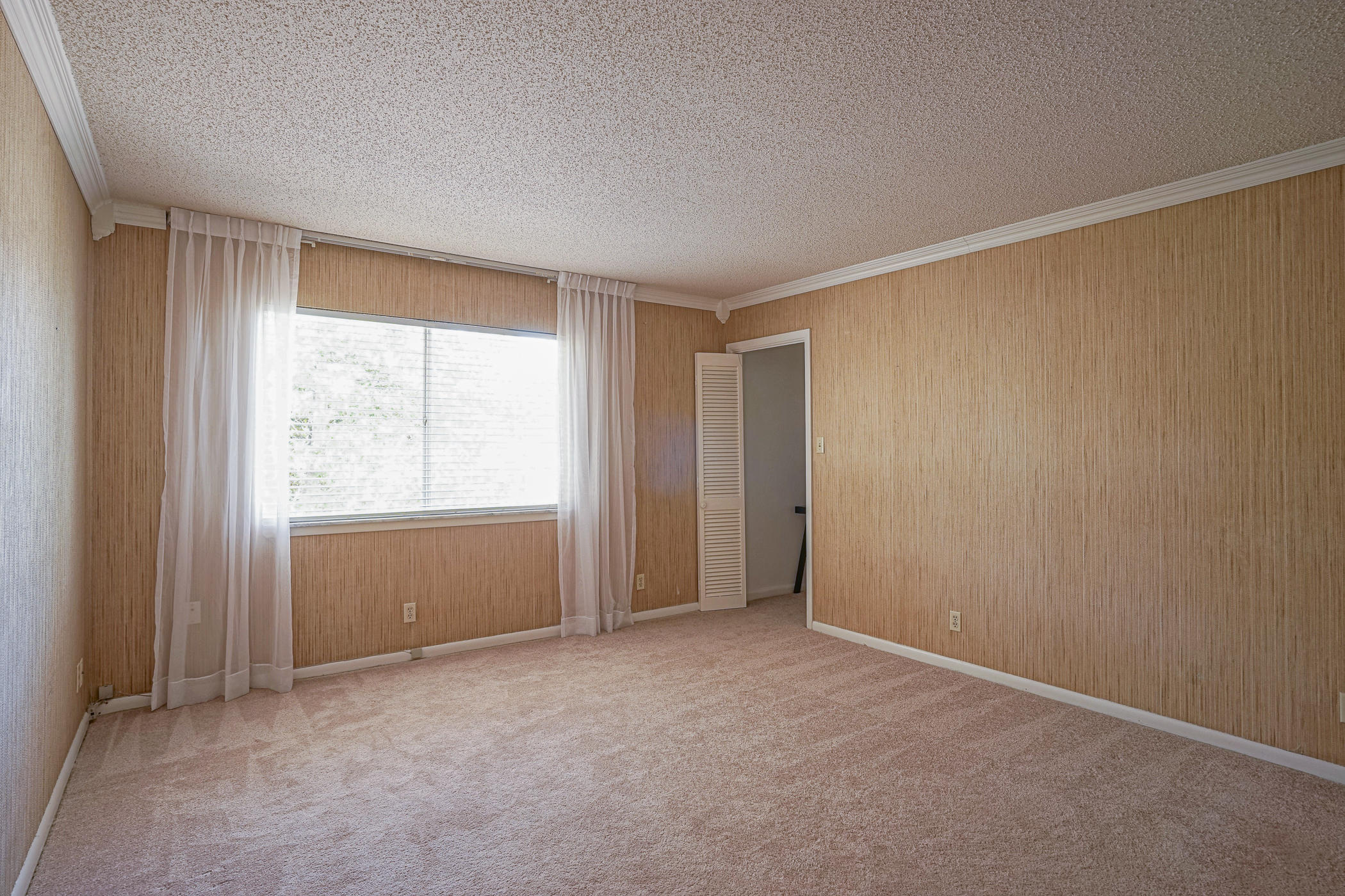 LAKE LORRAINE ESTATES - Residential