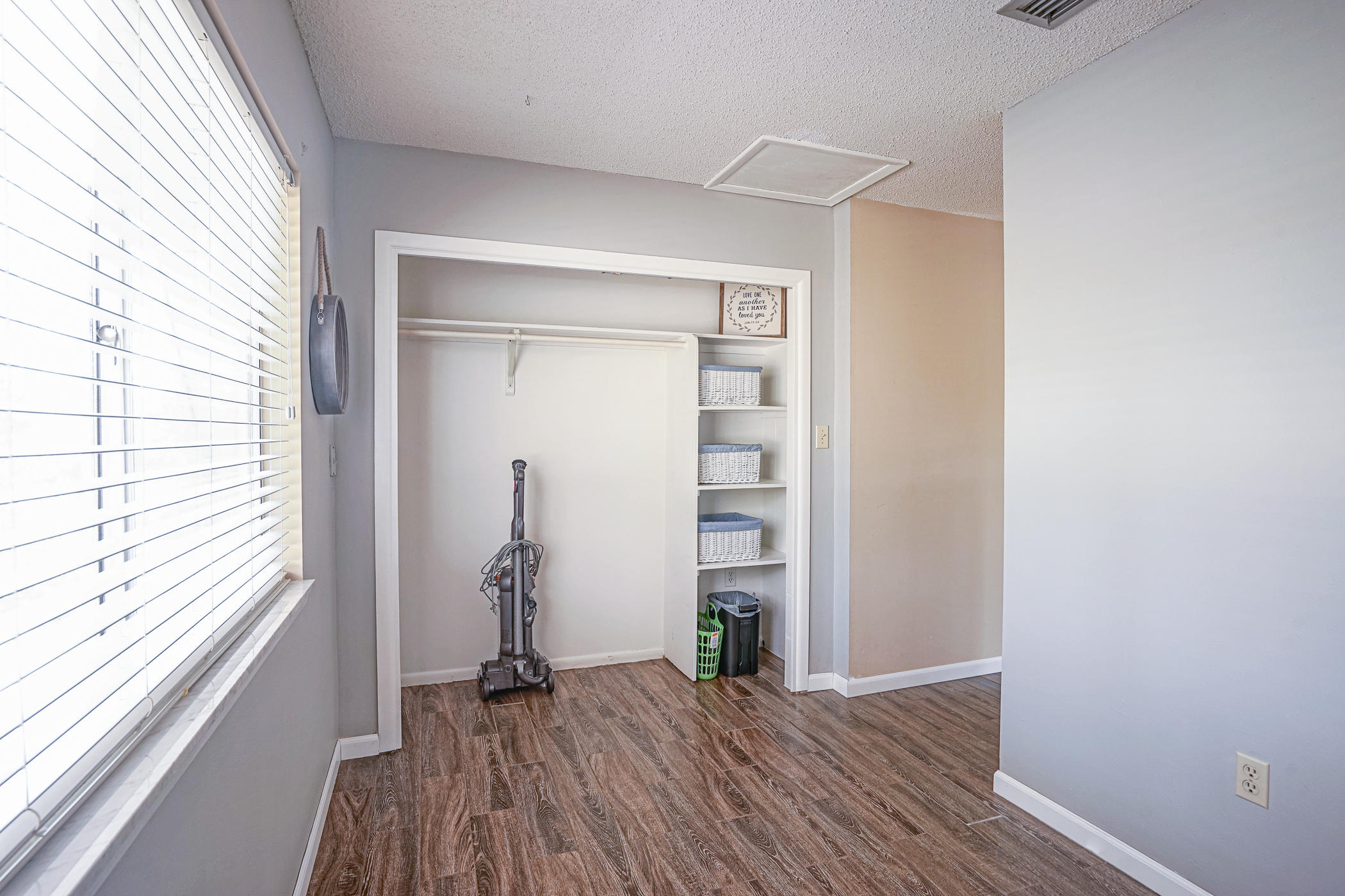 LAKE LORRAINE ESTATES - Residential