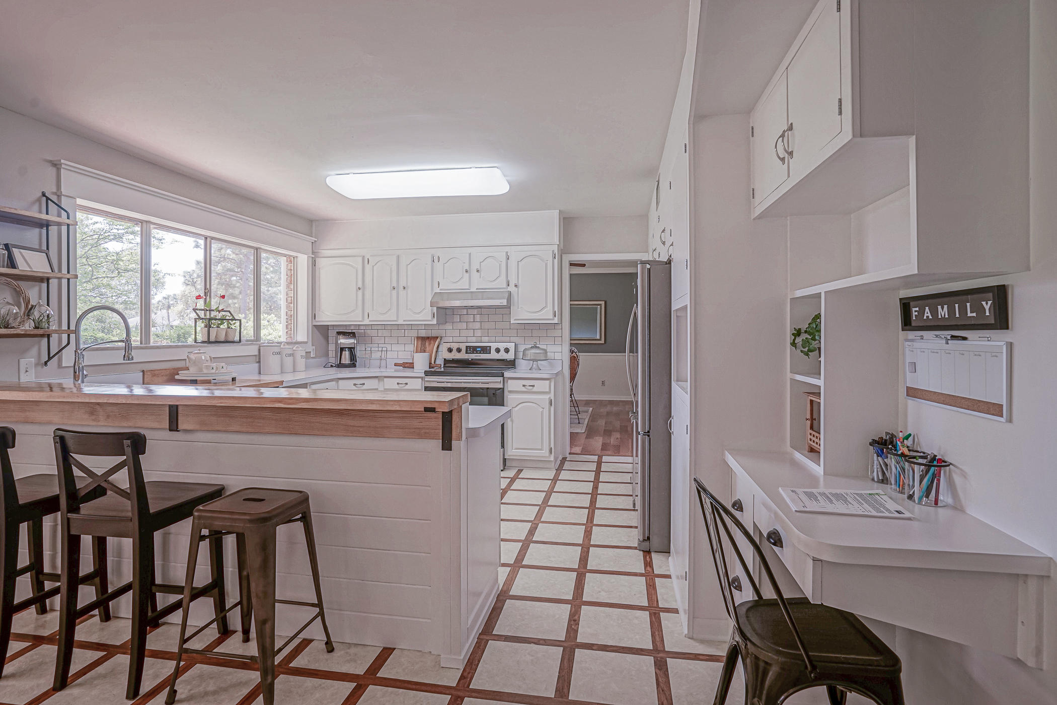 LAKE LORRAINE ESTATES - Residential