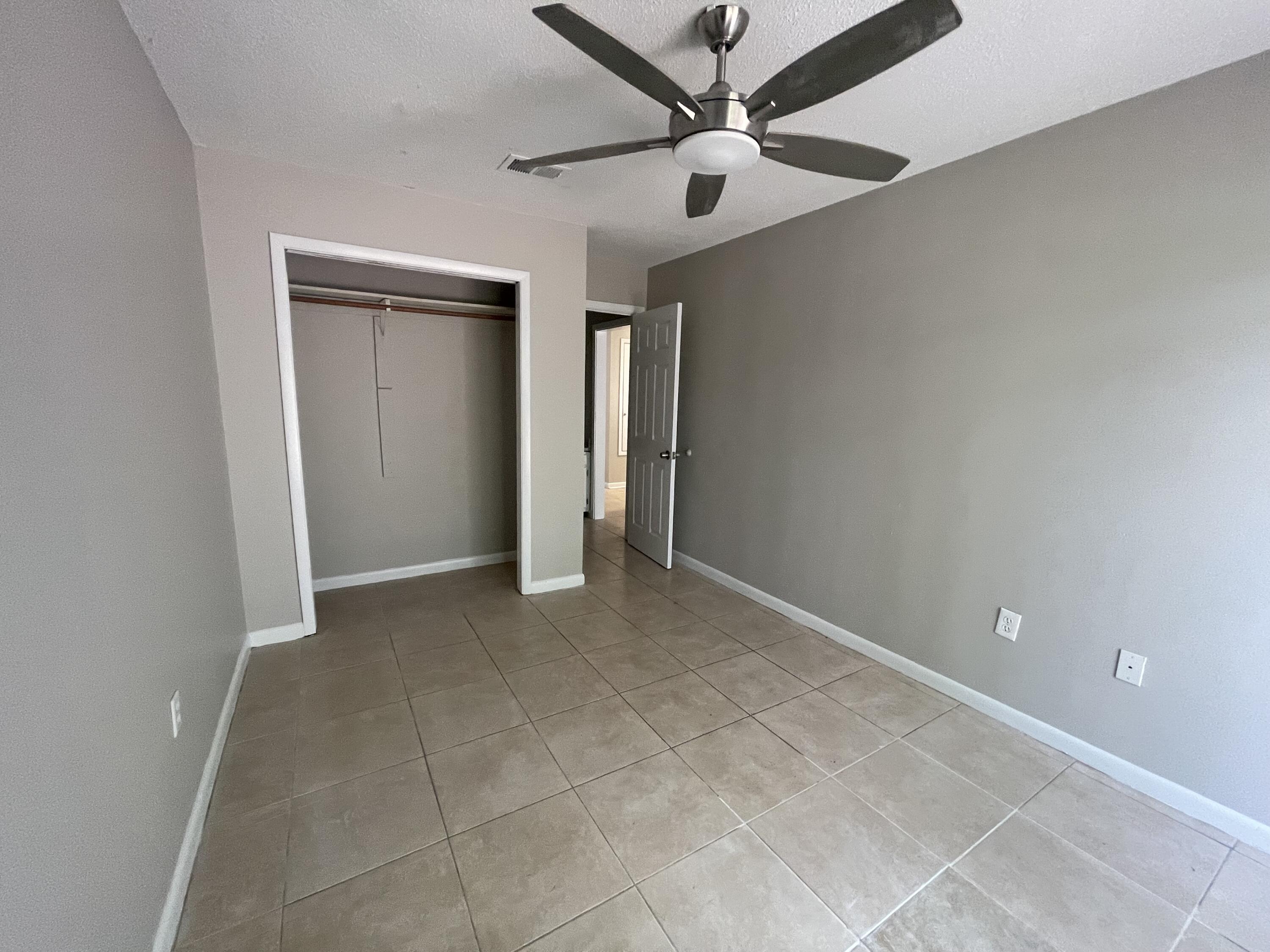 VIKING MANOR PH 1 - Residential Lease