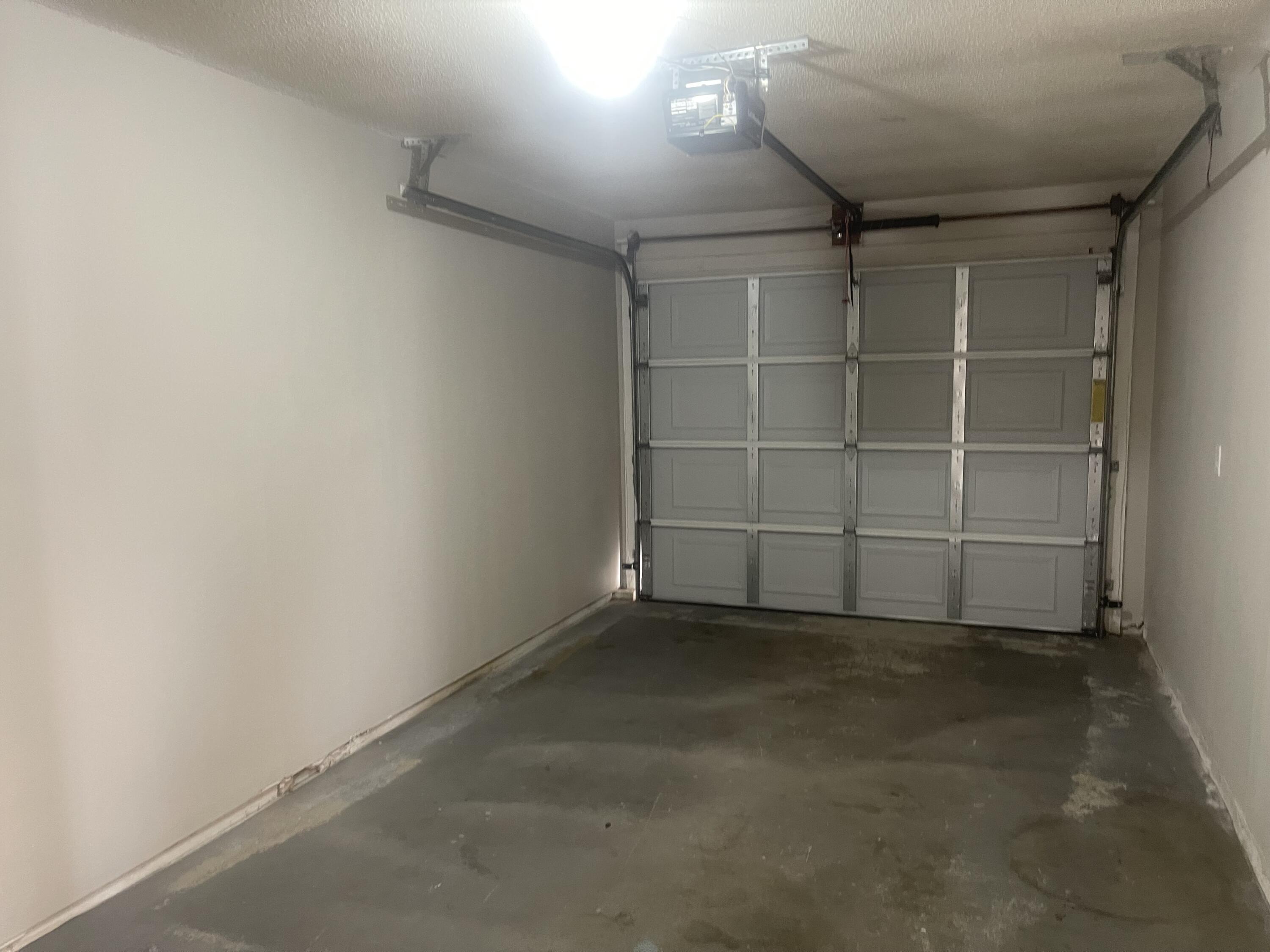 VIKING MANOR PH 1 - Residential Lease