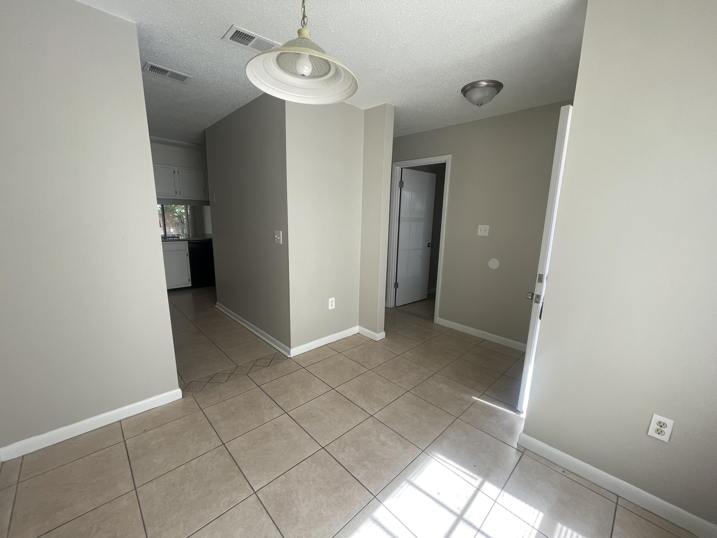 VIKING MANOR PH 1 - Residential Lease