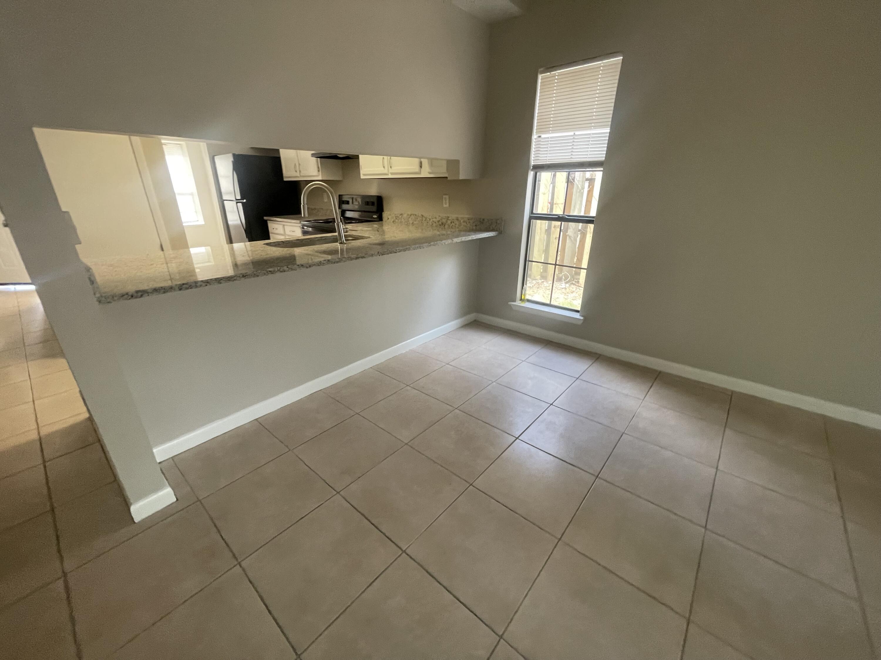 VIKING MANOR PH 1 - Residential Lease