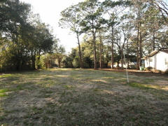 Builders! What a great deal on a in town location. Great location on this recently cleared parcel. Situated behind the Methodist church daycare facility, walking distance to church, shopping school, bank and restaurants.Nice level lot, ready to build.See attachment for PAS requirements and WFHM offer submittal information in MLS document section.