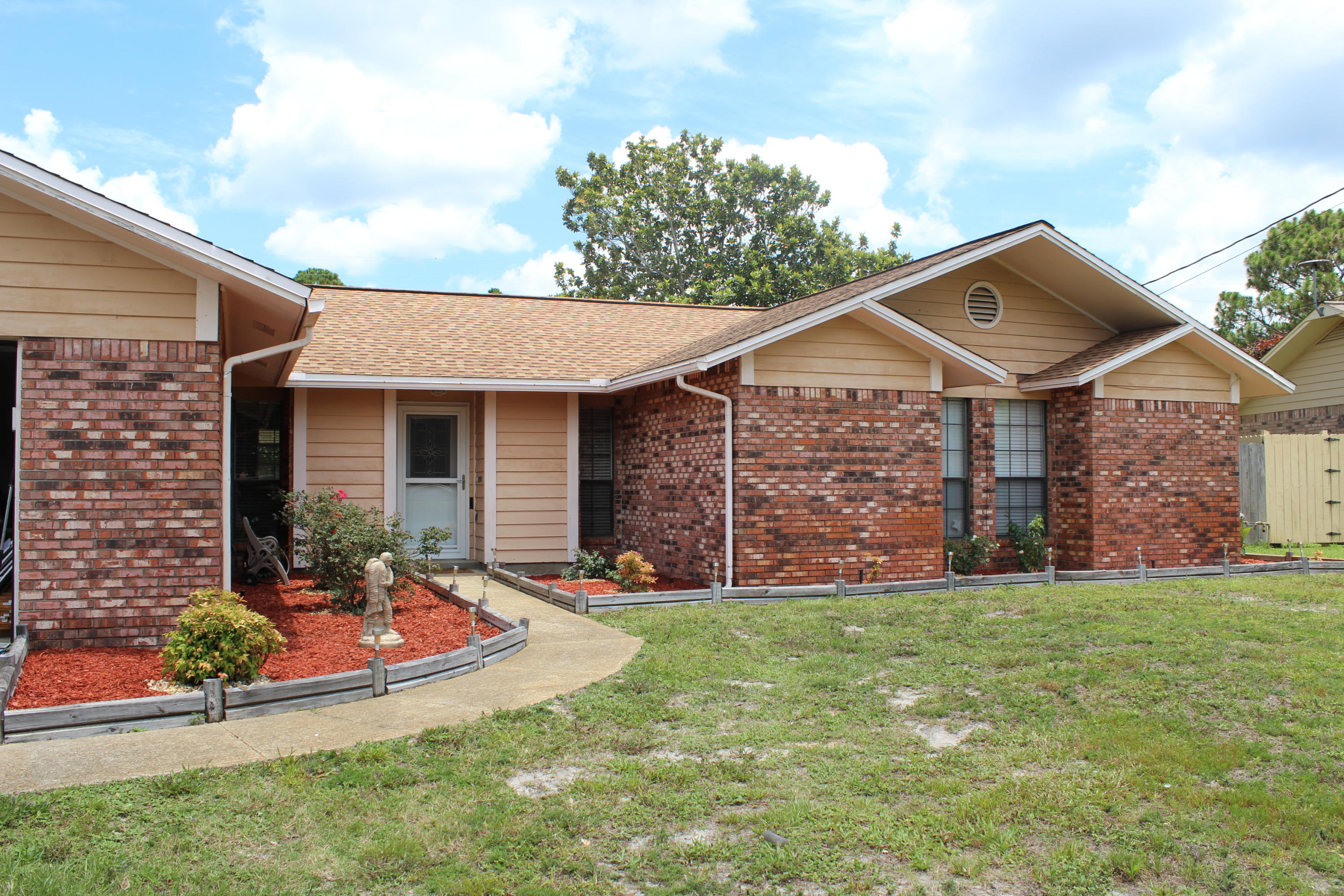 TIMBERLAKE ESTATES 1ST ADDN - Residential