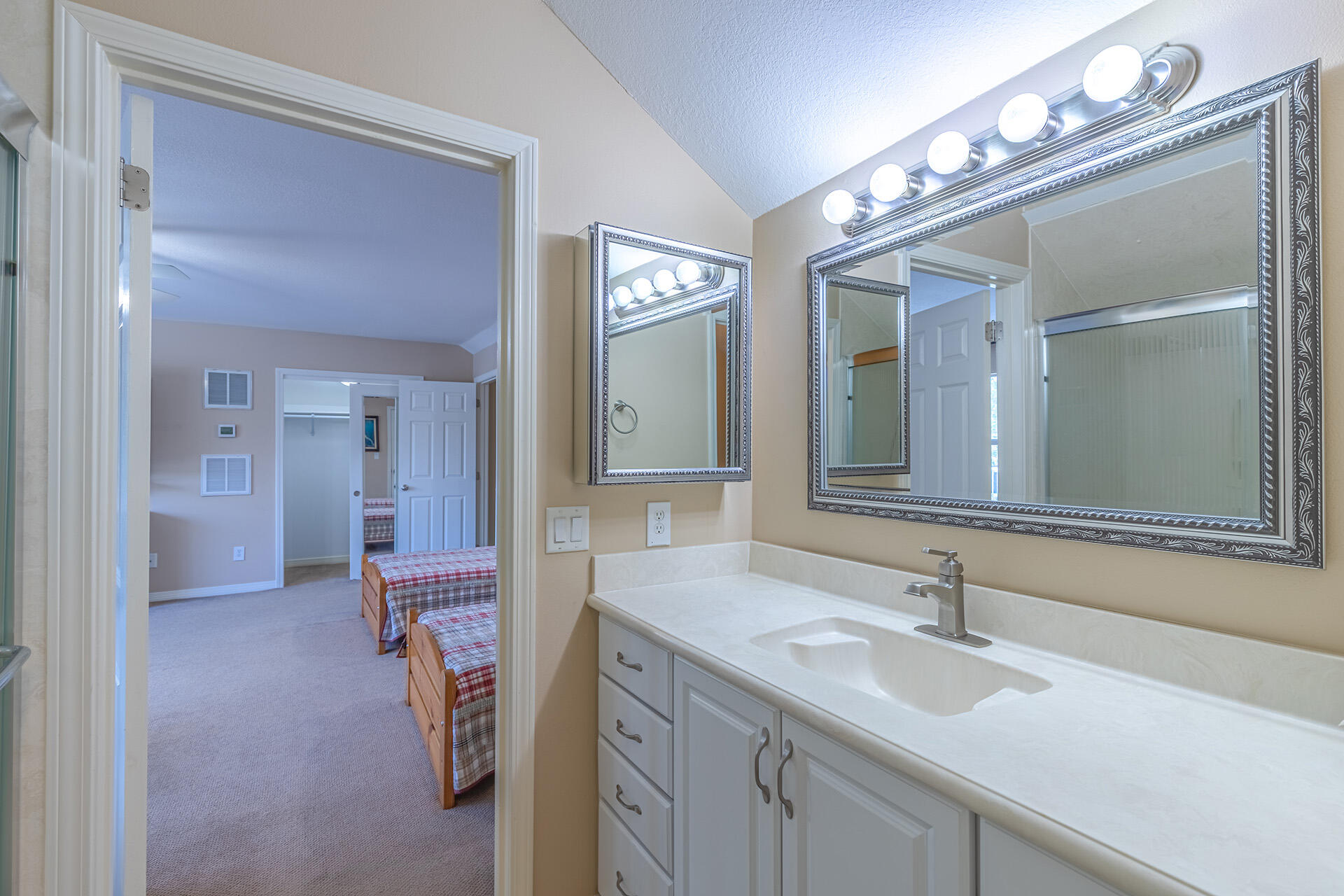 RAINTREE ESTATES - Residential