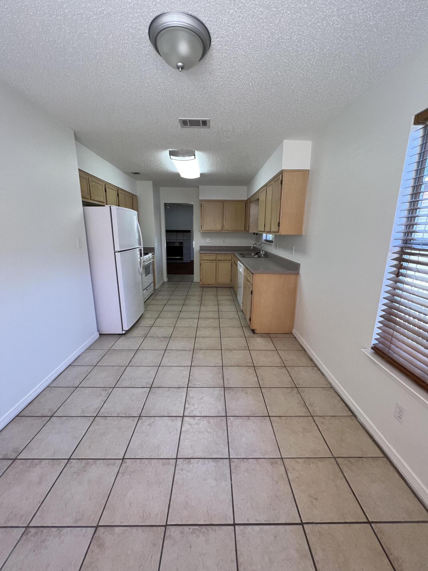 FLORIDA HEIGHTS - Residential