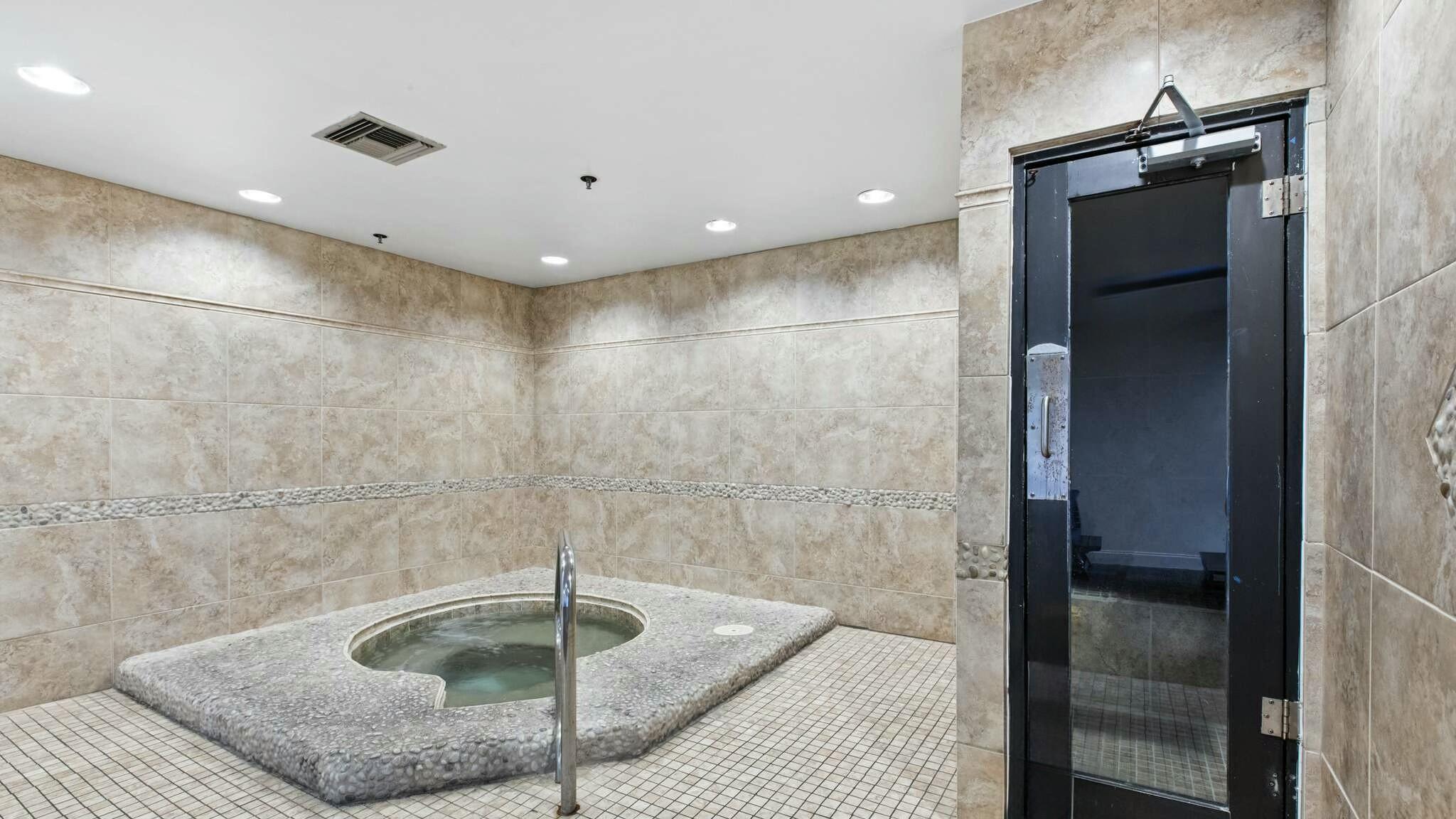 SUNDESTIN INTERNATIONAL CONDO - Residential