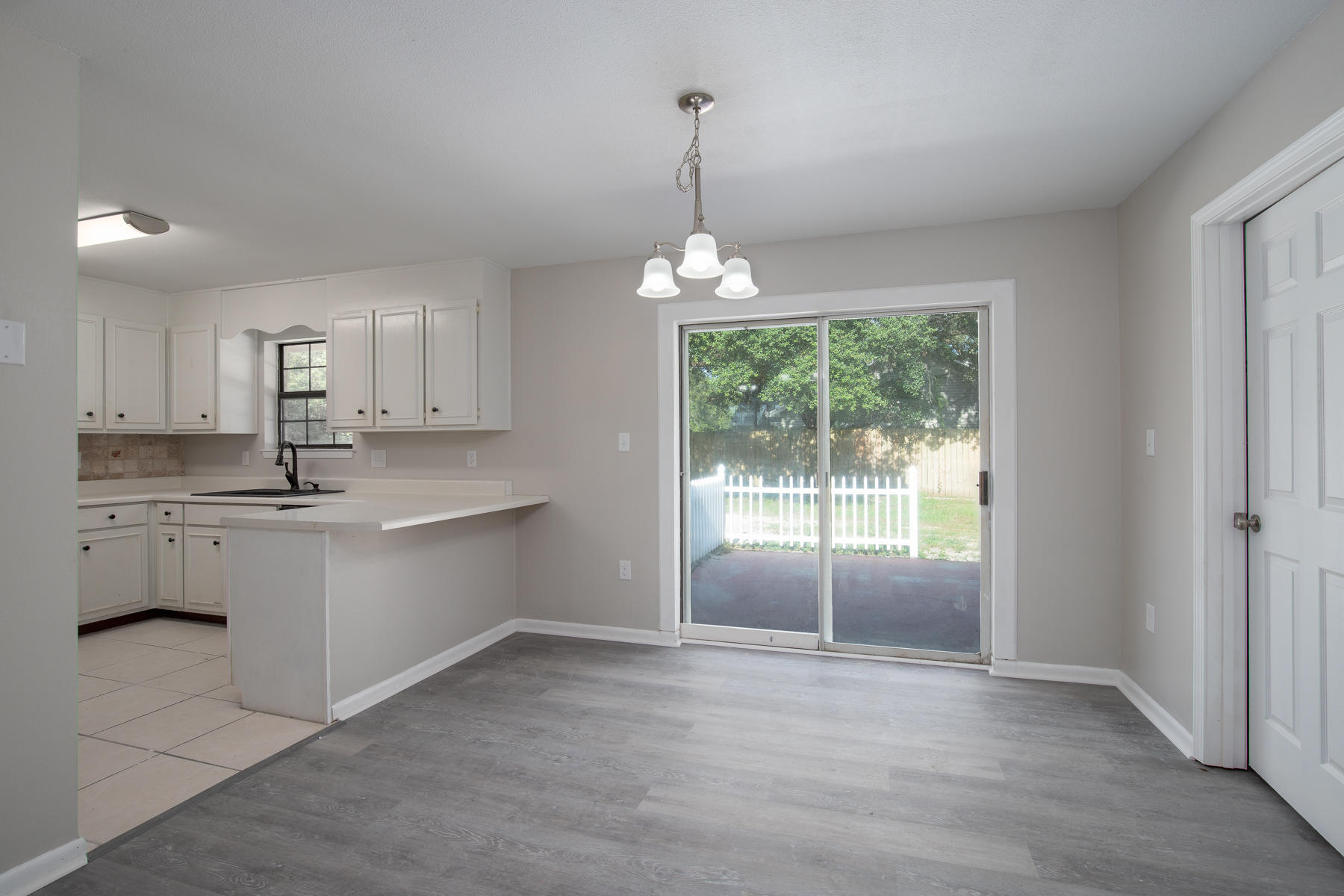 TOM KING EST #2,#3 - Residential