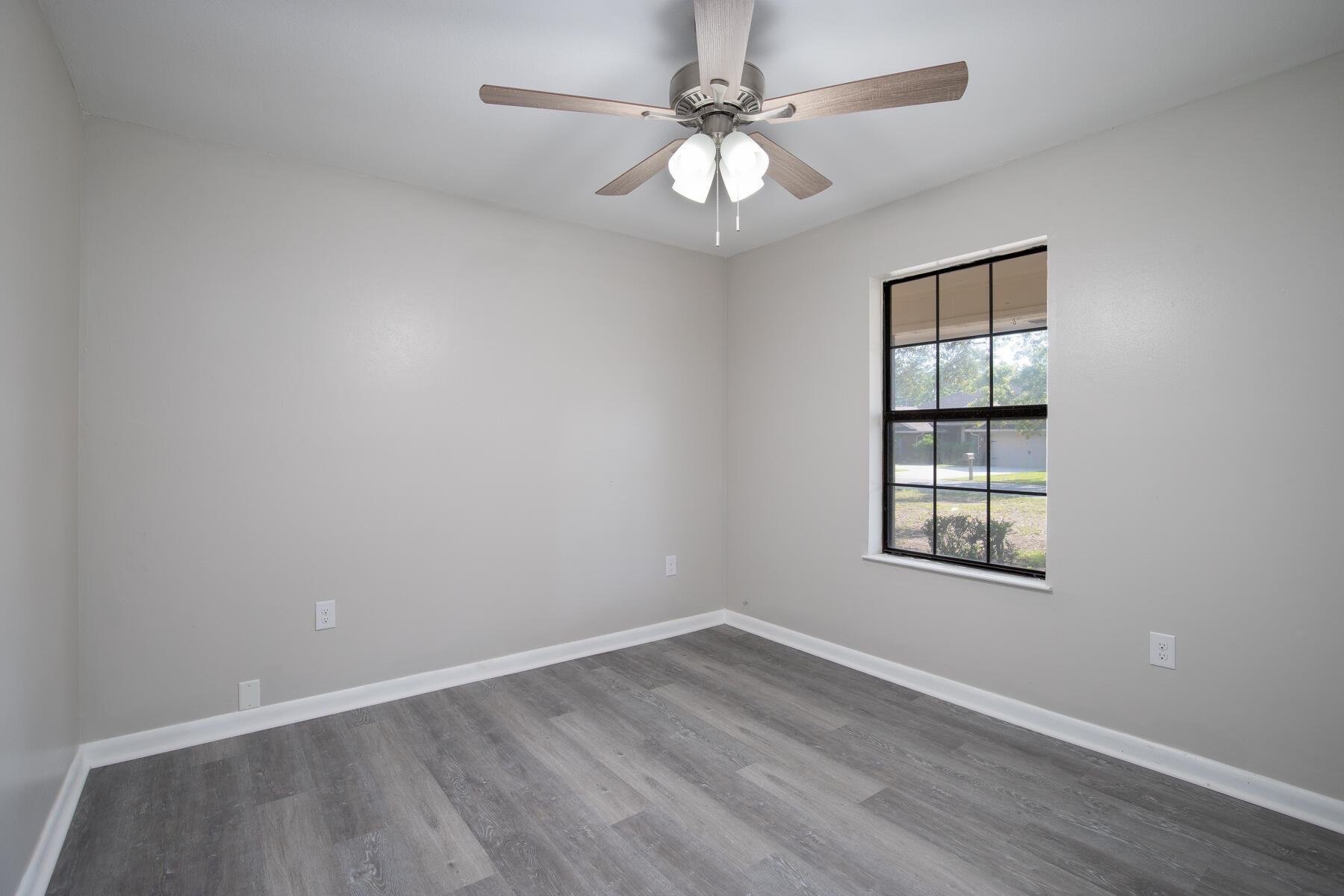 TOM KING EST #2,#3 - Residential