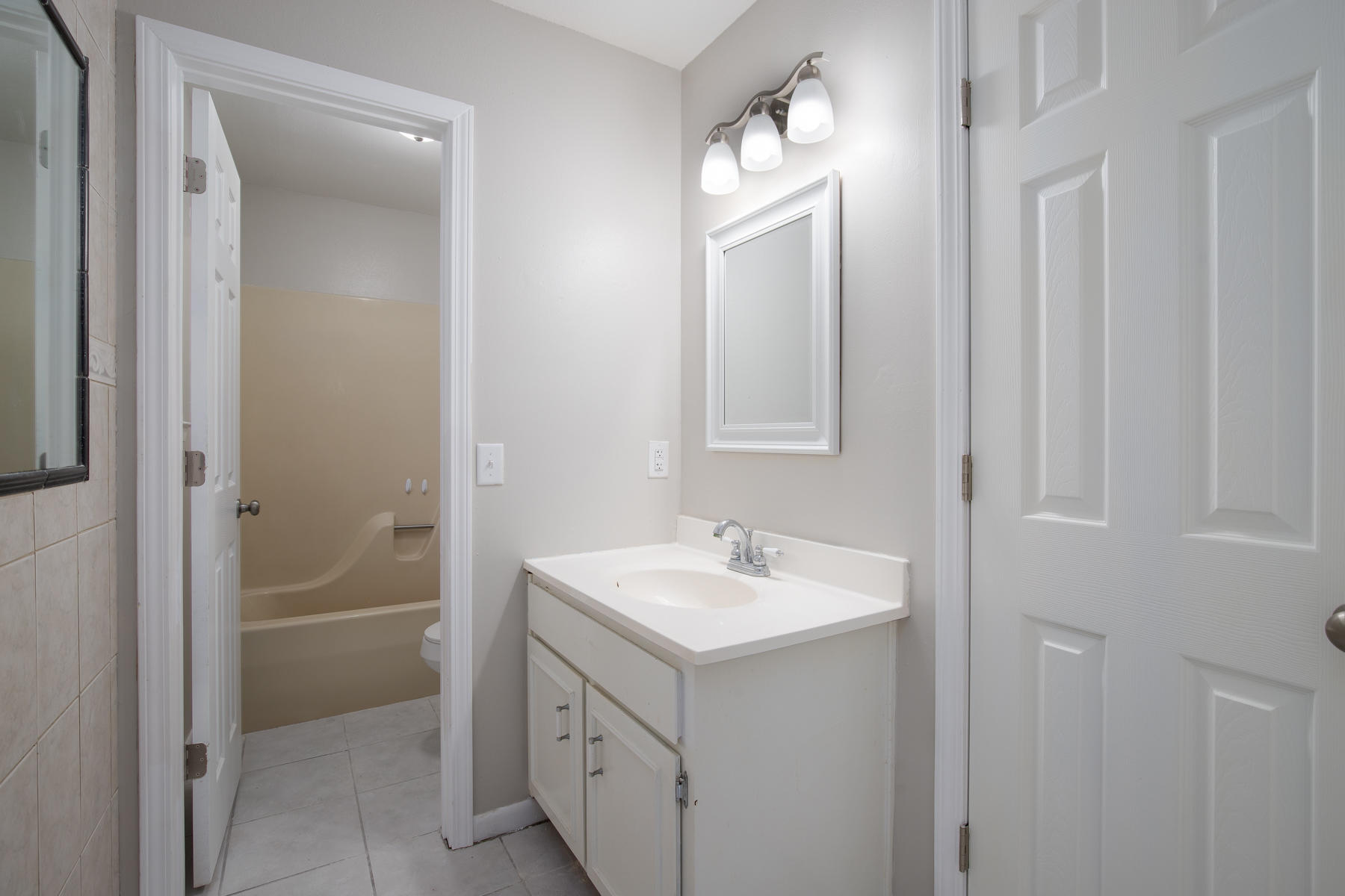 TOM KING EST #2,#3 - Residential