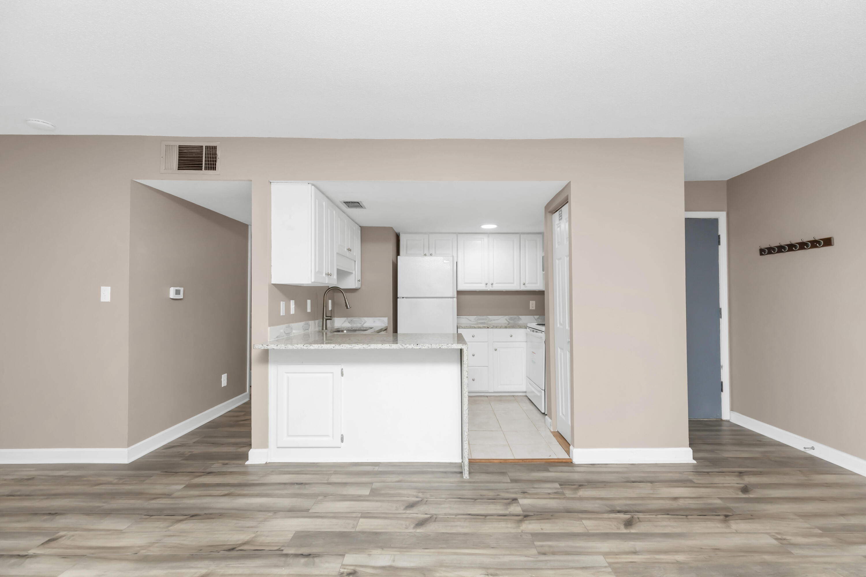 FINISTERRA - Residential Lease