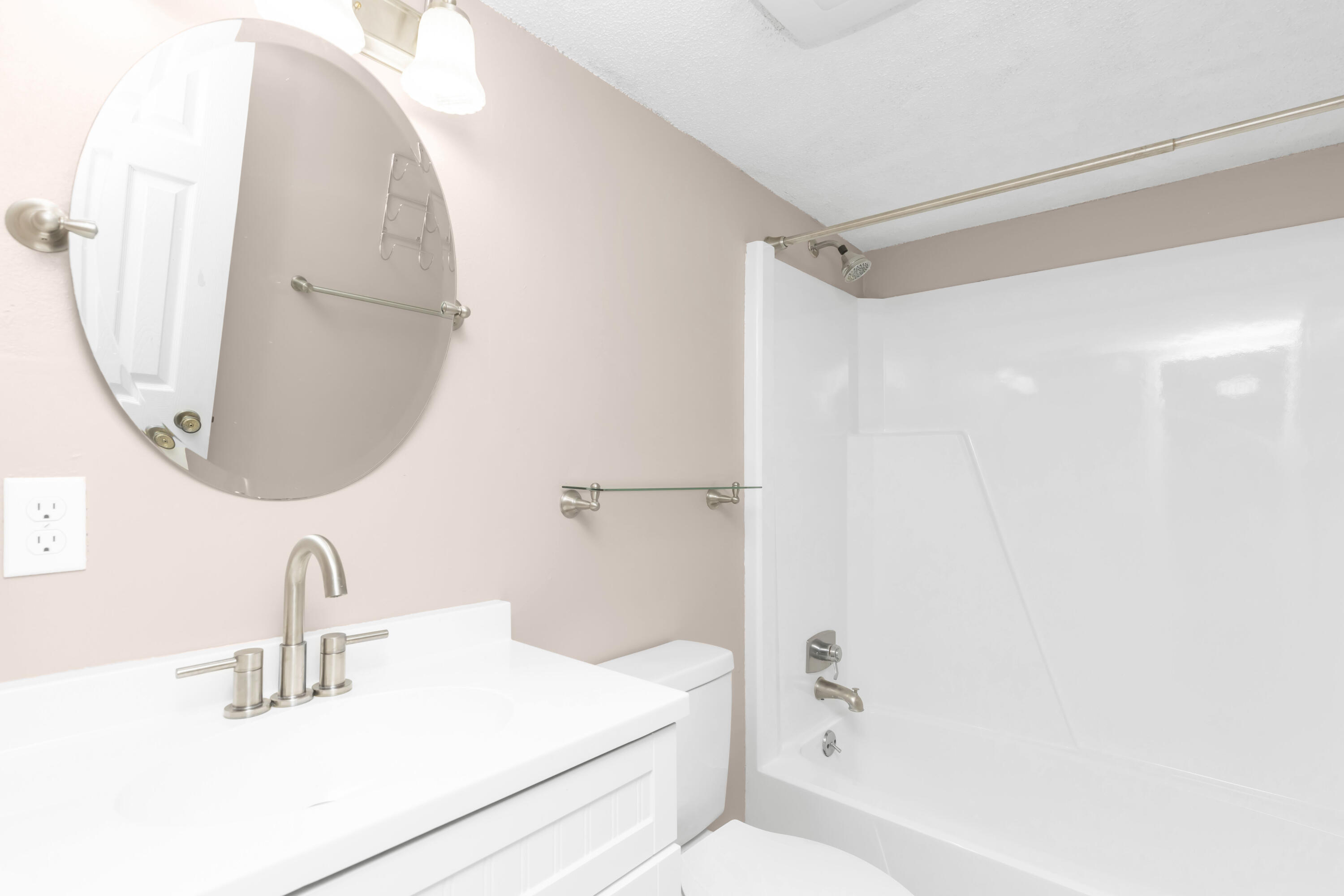 FINISTERRA - Residential Lease