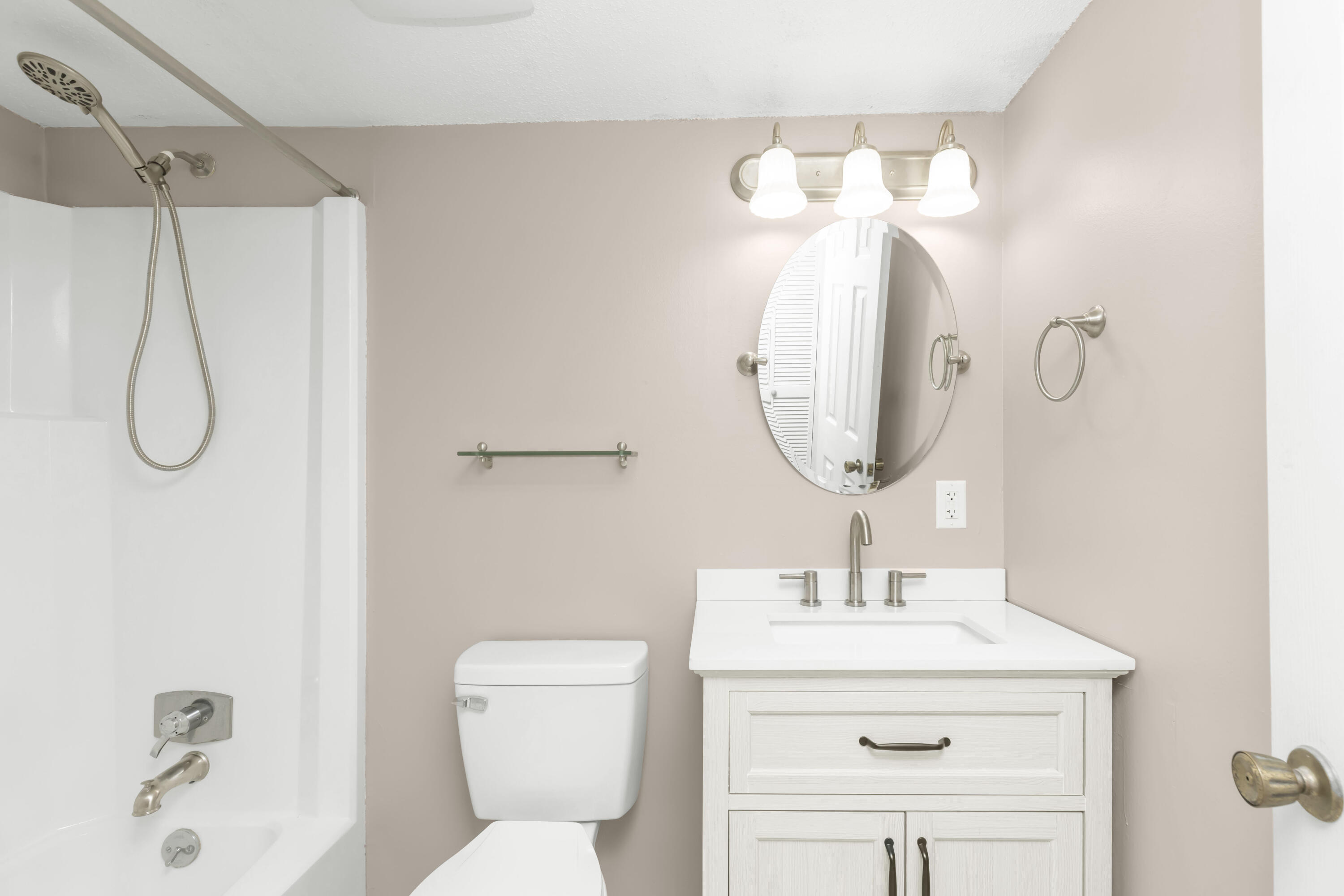 FINISTERRA - Residential Lease