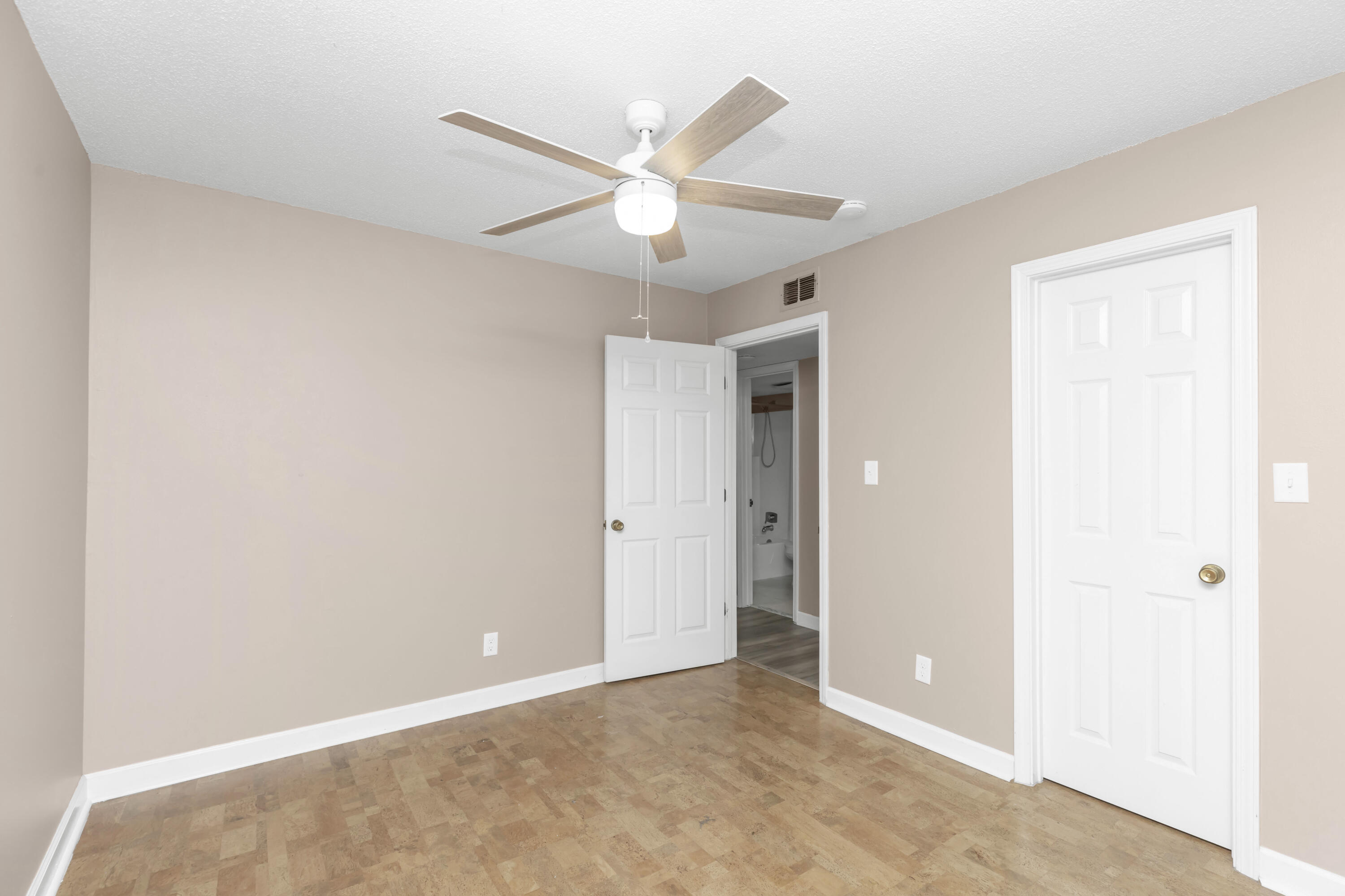 FINISTERRA - Residential Lease