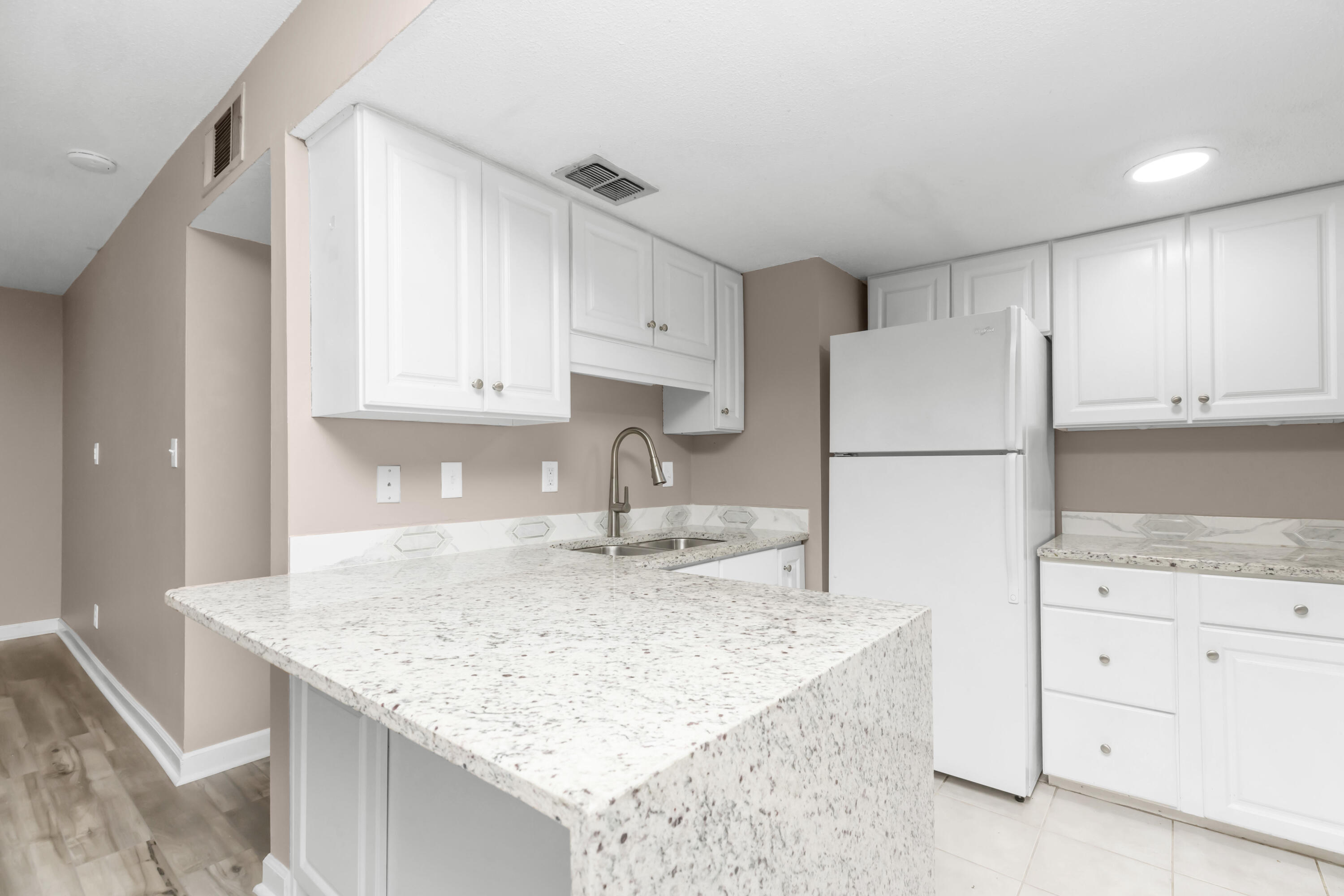 FINISTERRA - Residential Lease