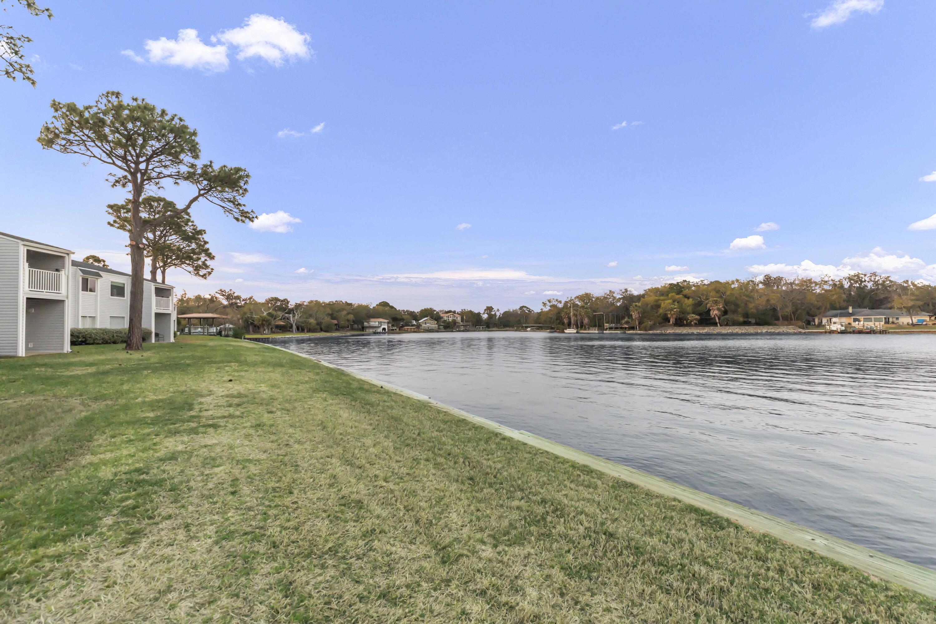 FINISTERRA - Residential Lease