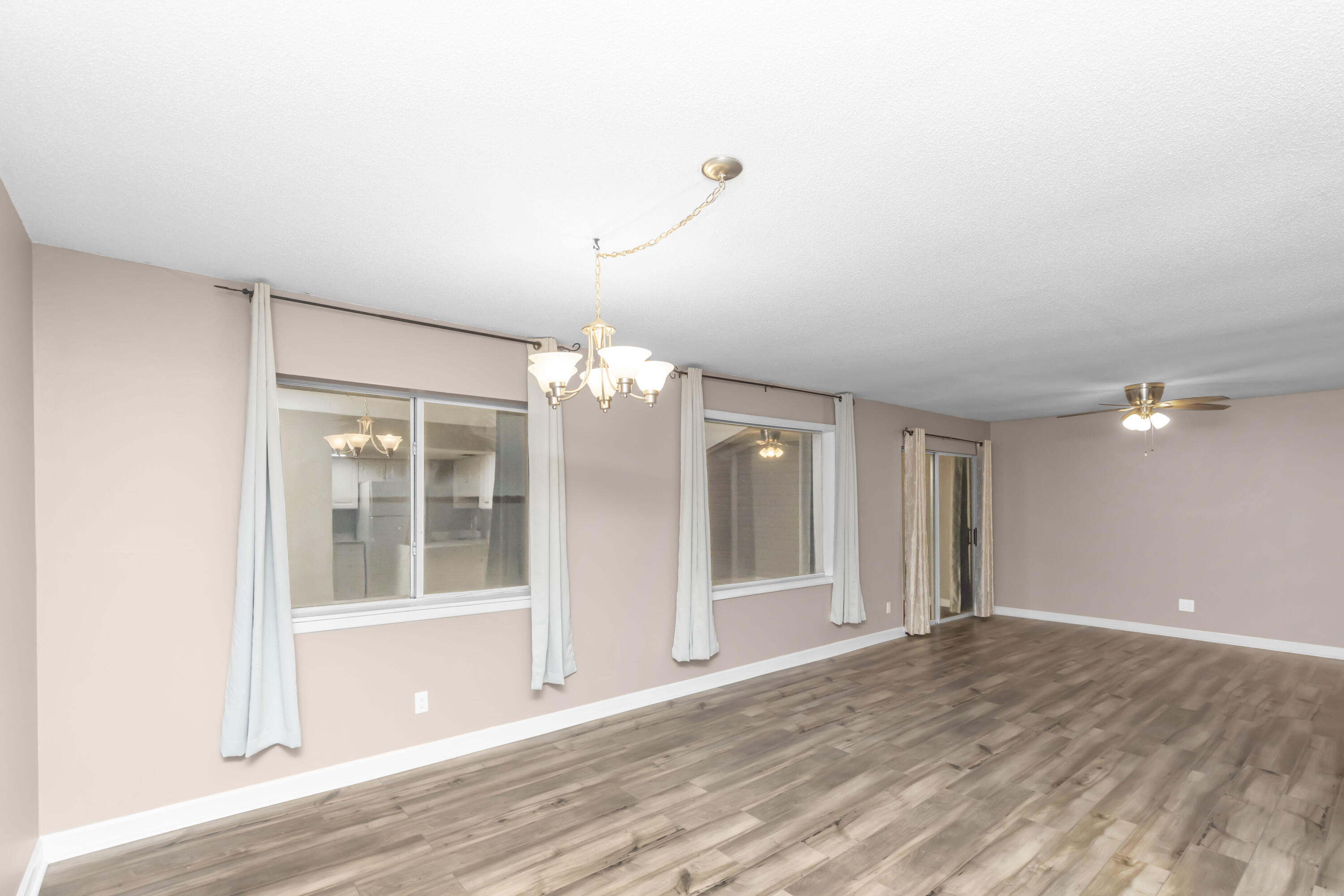 FINISTERRA - Residential Lease