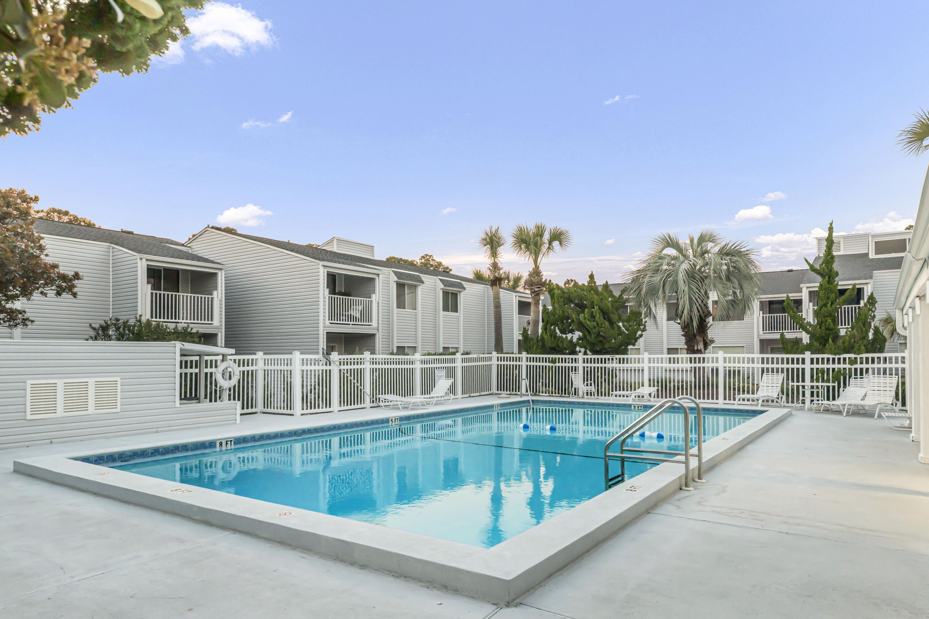 FINISTERRA - Residential Lease