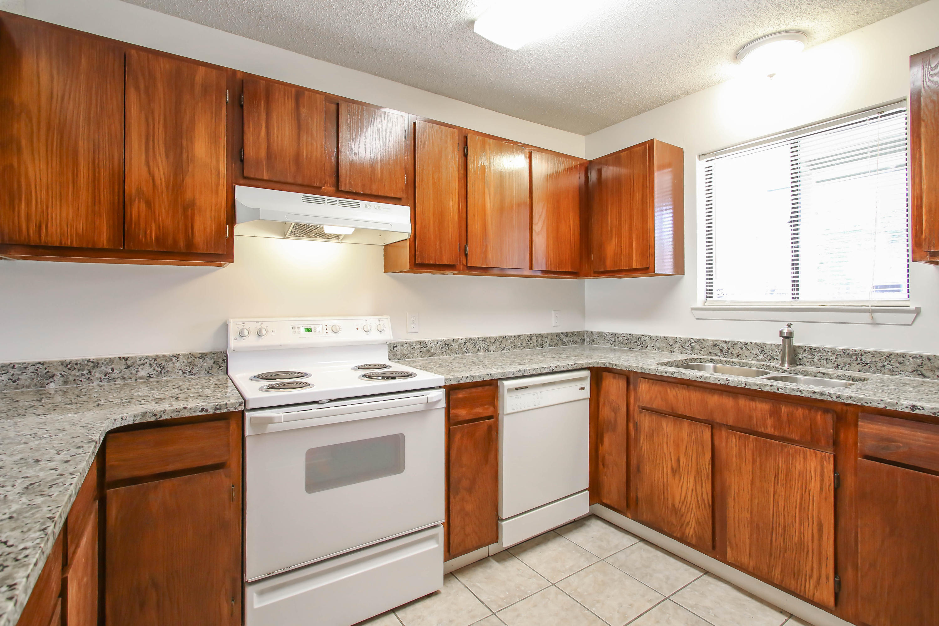 BIENVILLE SQUARE T/H - Residential